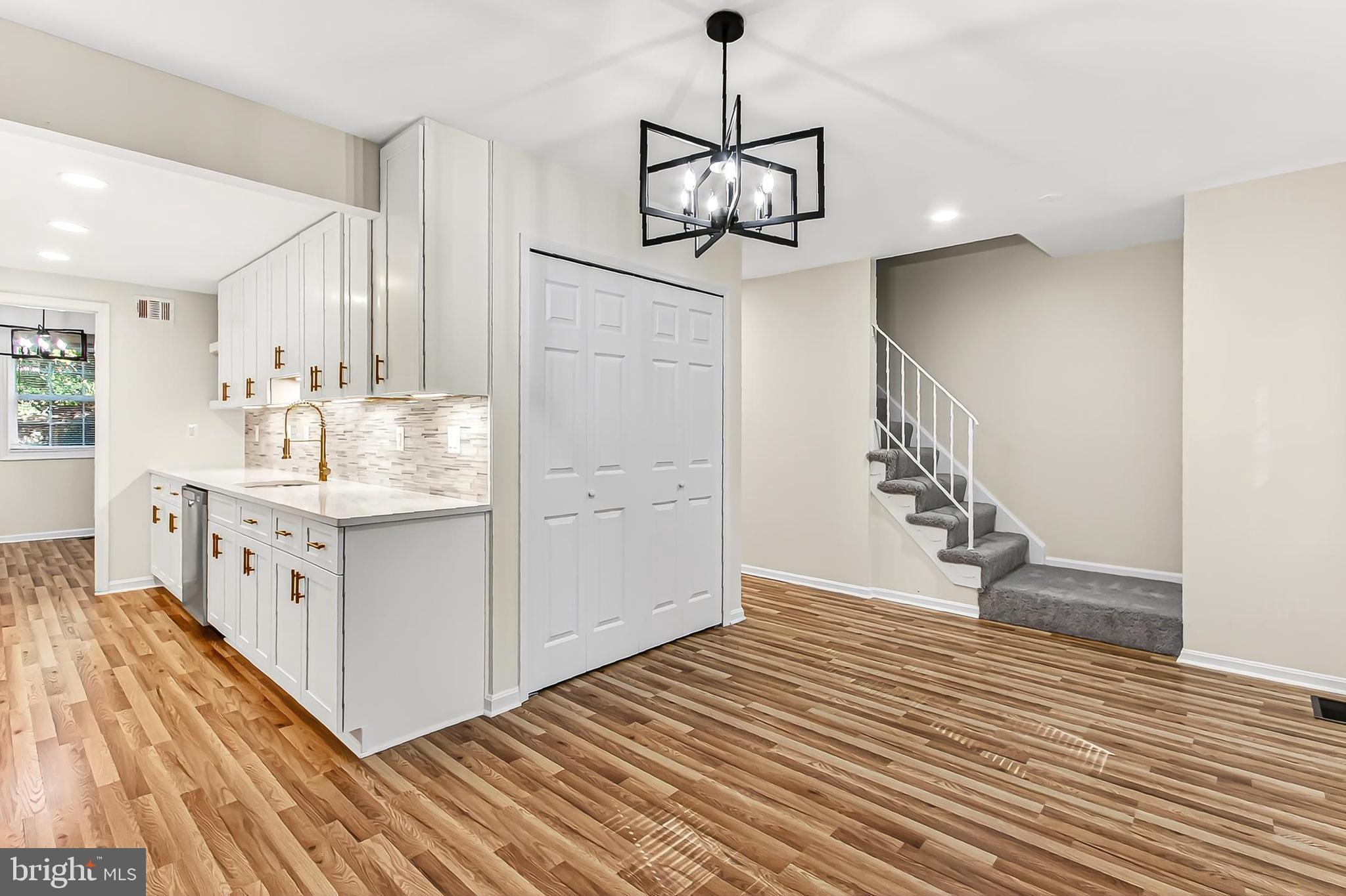 BURKE STATION SQUARE - Residential