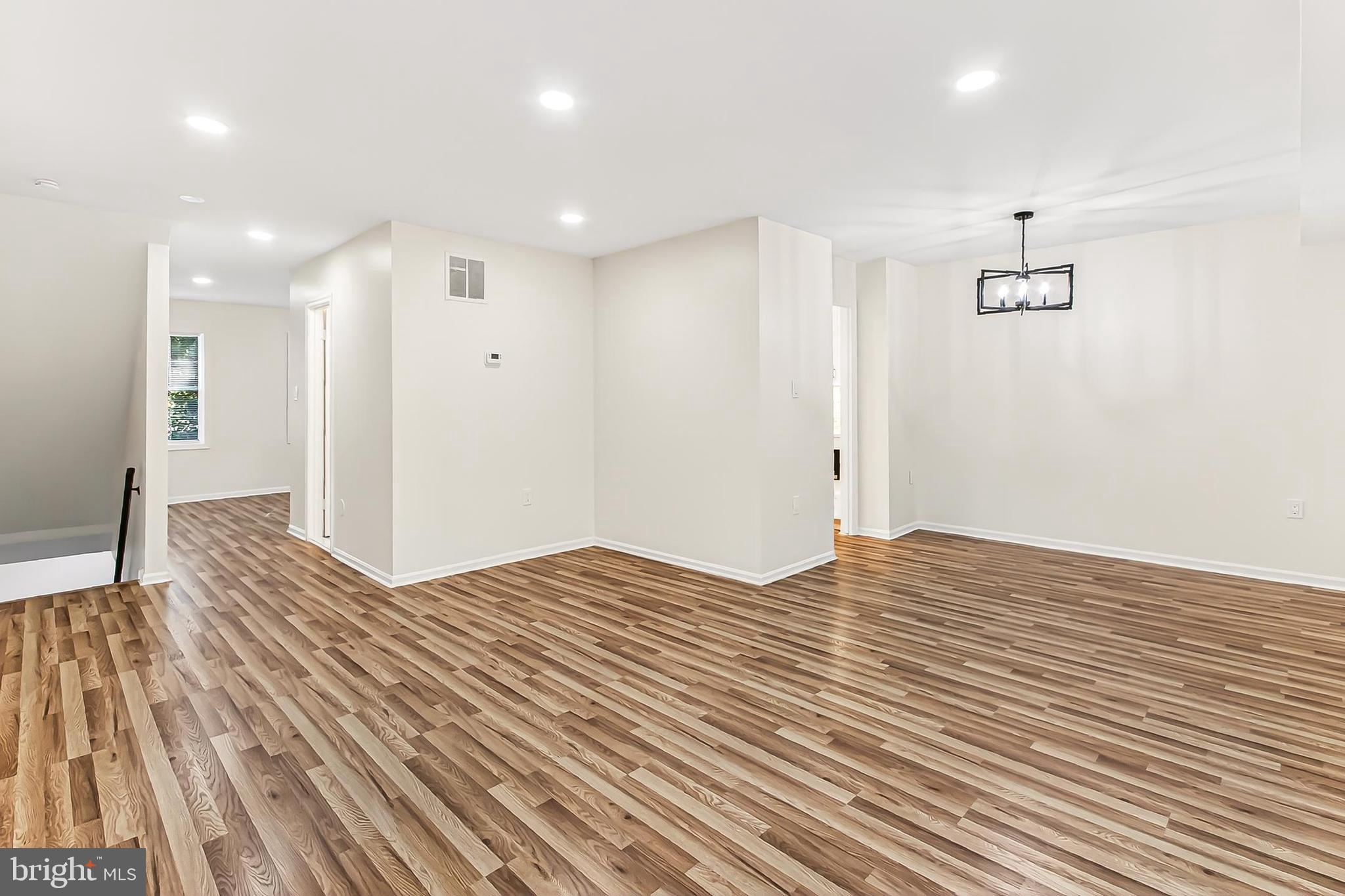 BURKE STATION SQUARE - Residential