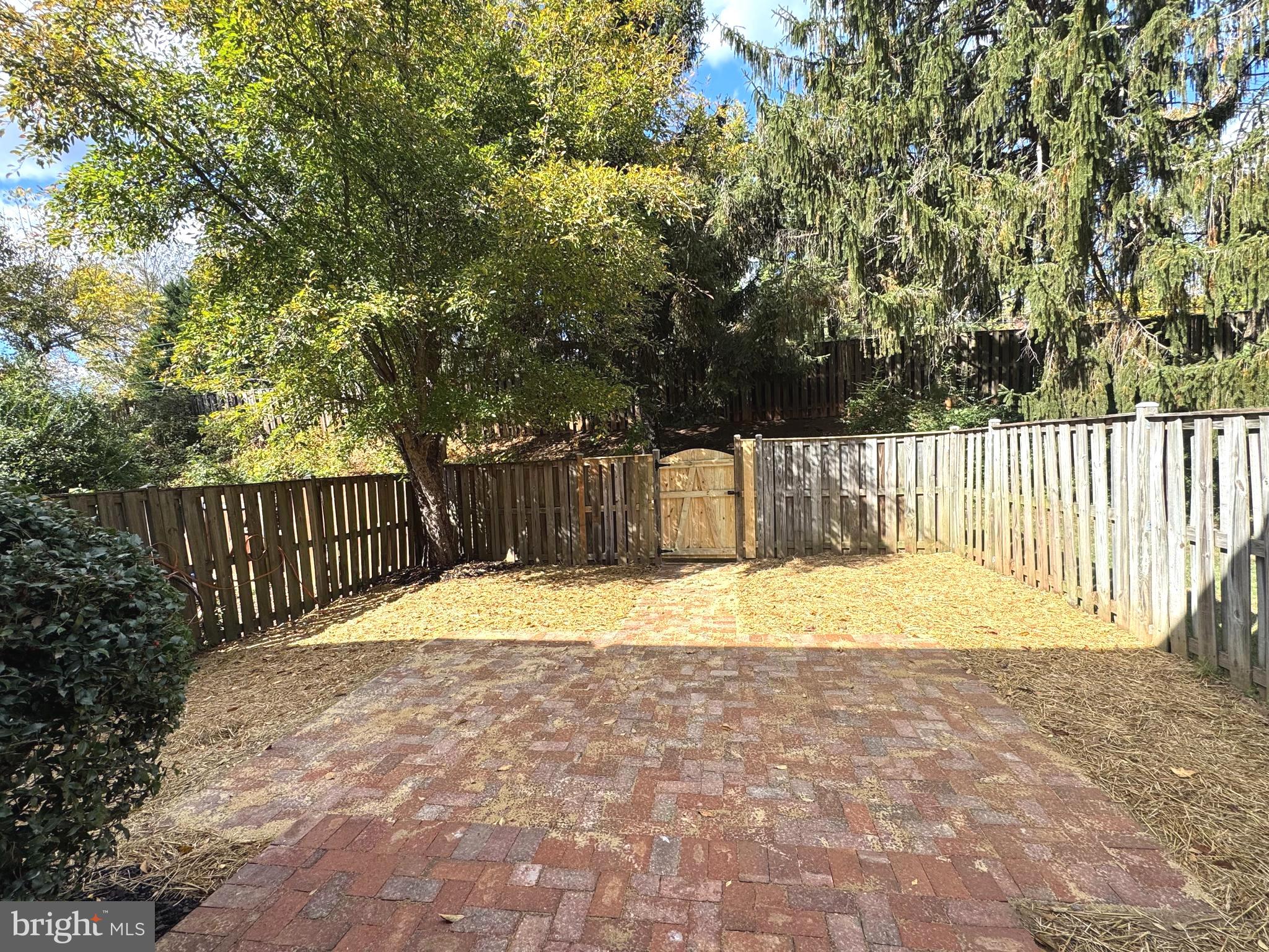 BURKE STATION SQUARE - Residential