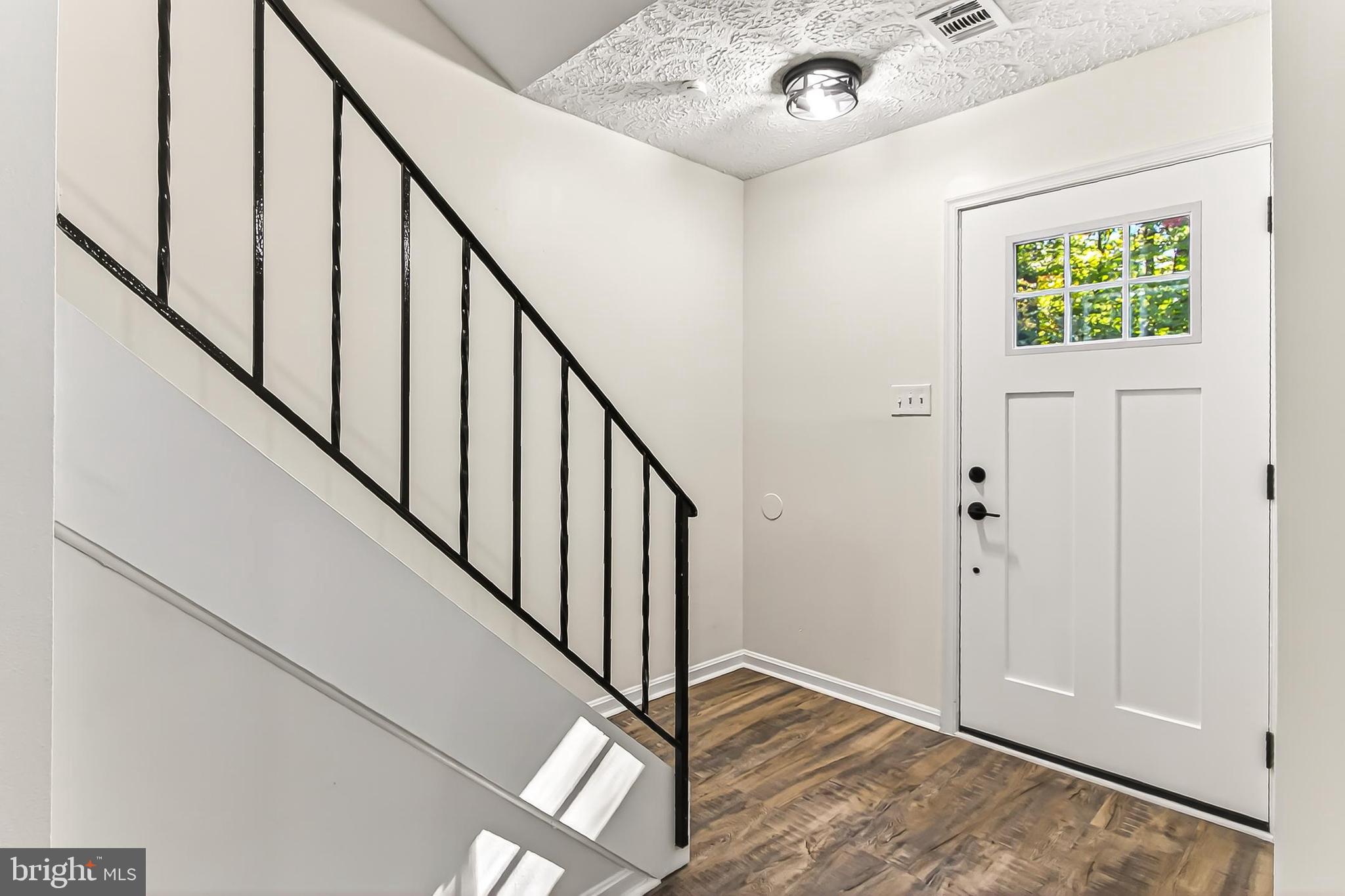 BURKE STATION SQUARE - Residential