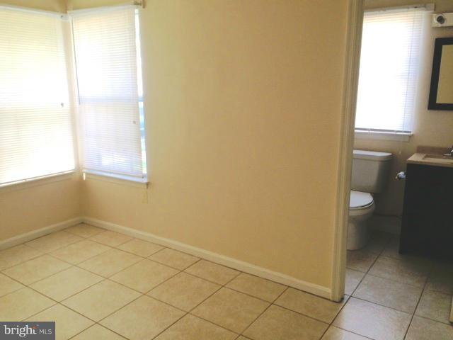 CLUSTERS AT WOODLAWN - Residential Lease