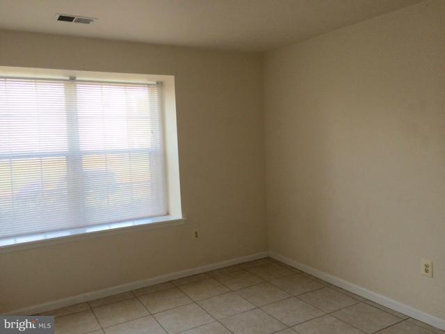 CLUSTERS AT WOODLAWN - Residential Lease