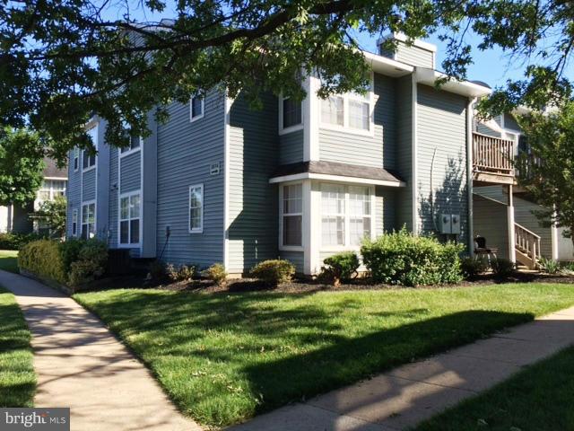 CLUSTERS AT WOODLAWN - Residential Lease