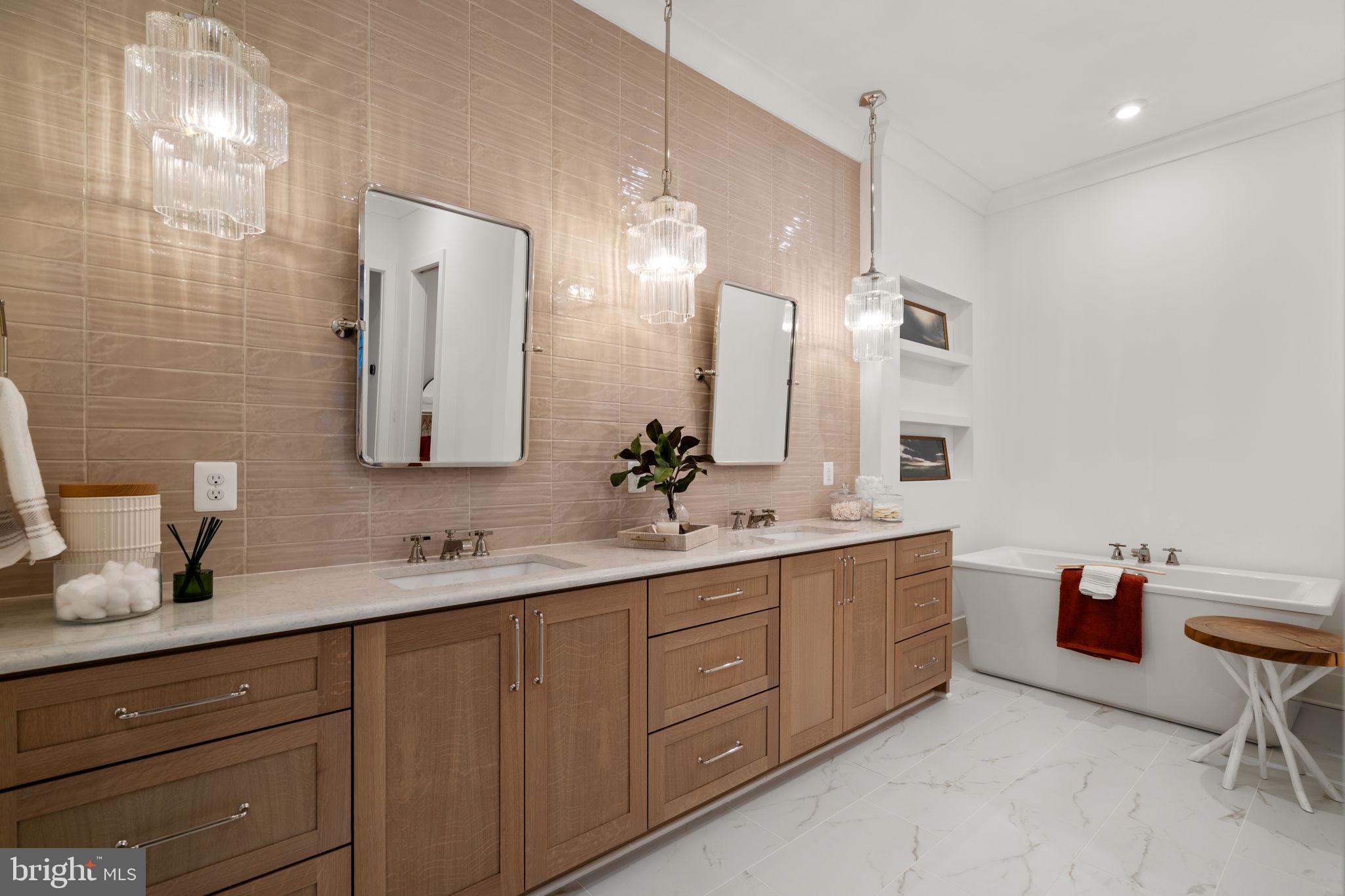 GLENMORE FARM - Residential