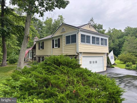 Homes For Sale - 624 W Wayne Avenue<br/> Delaware County, WAYNE, PA 19087
