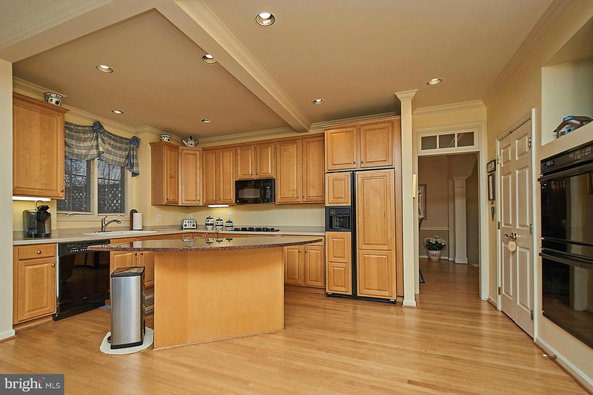 EDGEMOORE MANOR - Residential