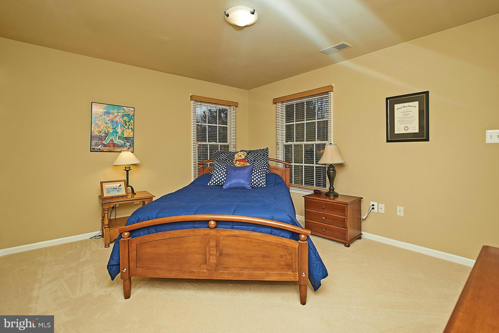 EDGEMOORE MANOR - Residential