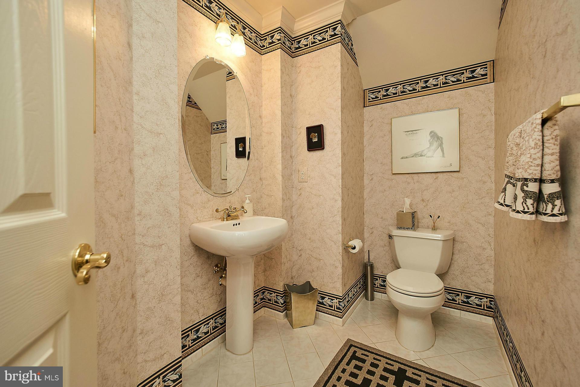 EDGEMOORE MANOR - Residential