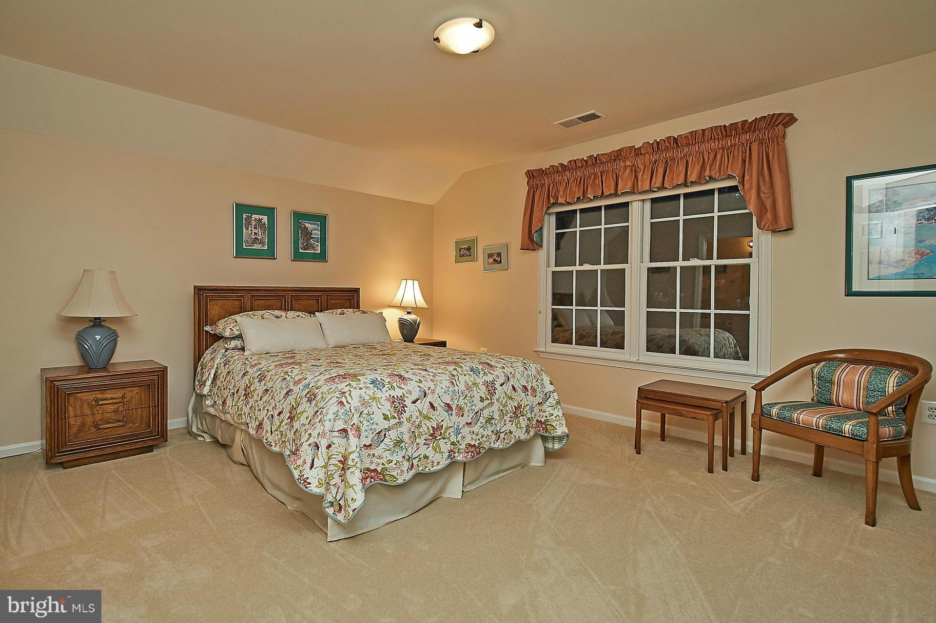 EDGEMOORE MANOR - Residential