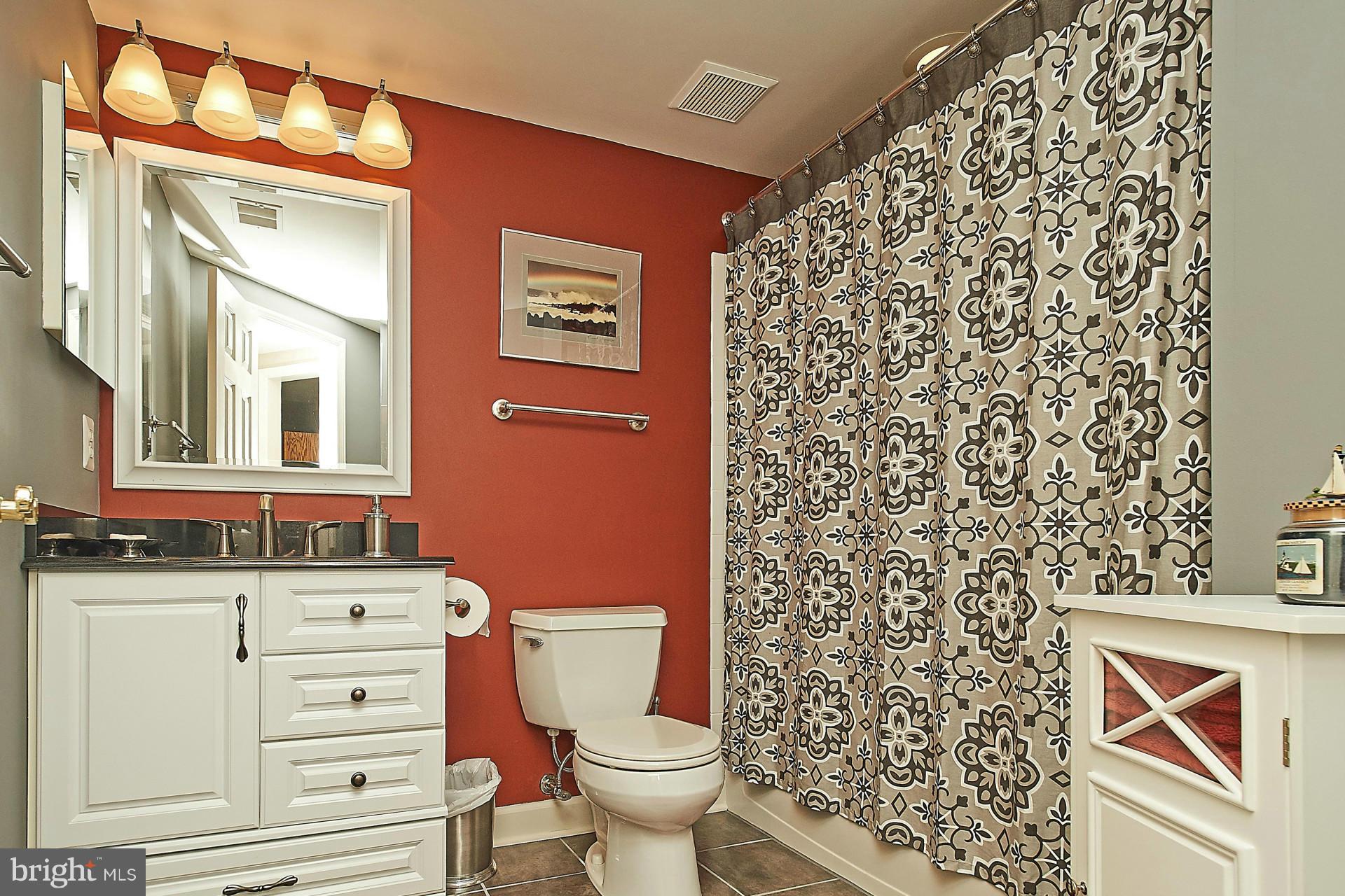 EDGEMOORE MANOR - Residential