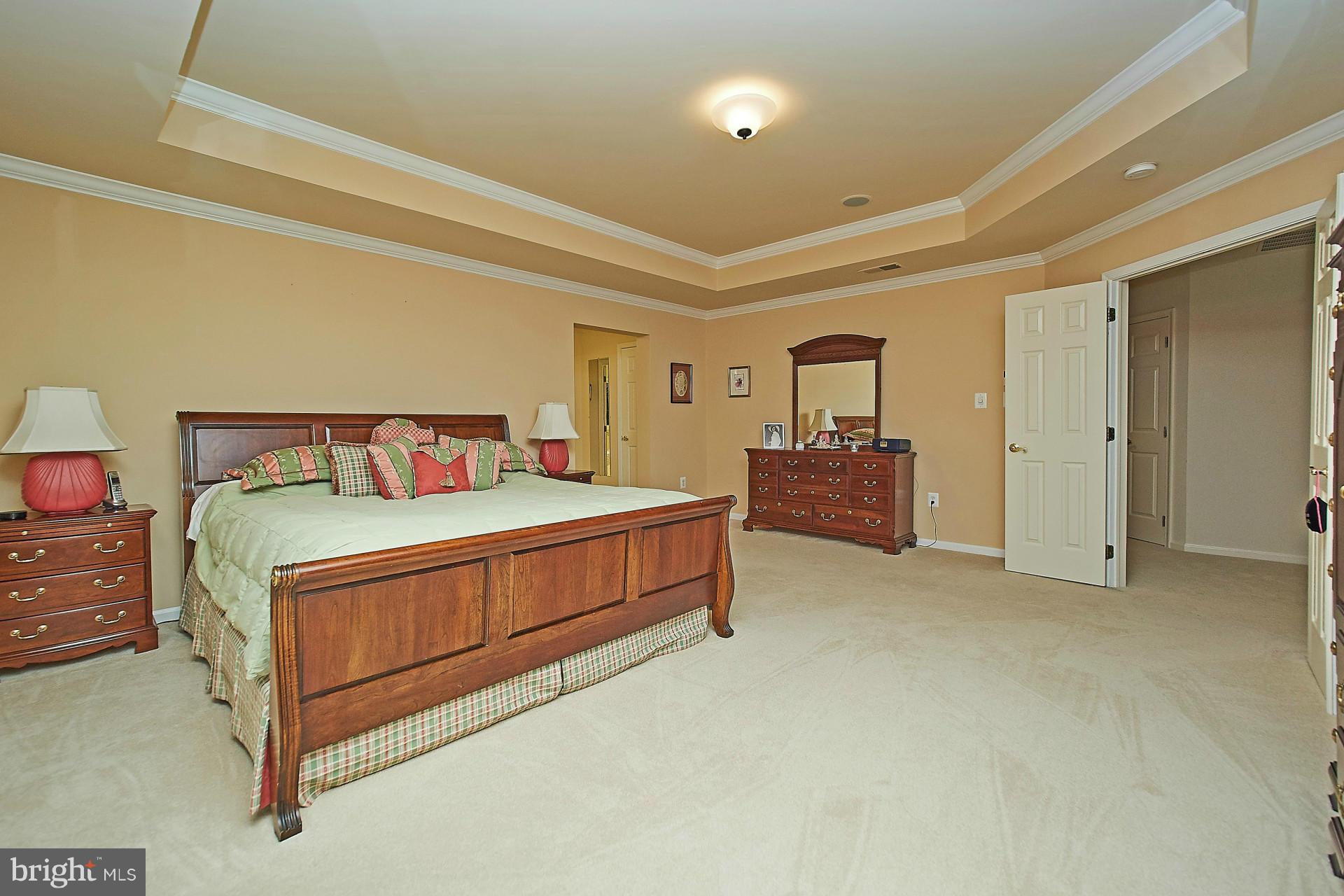 EDGEMOORE MANOR - Residential