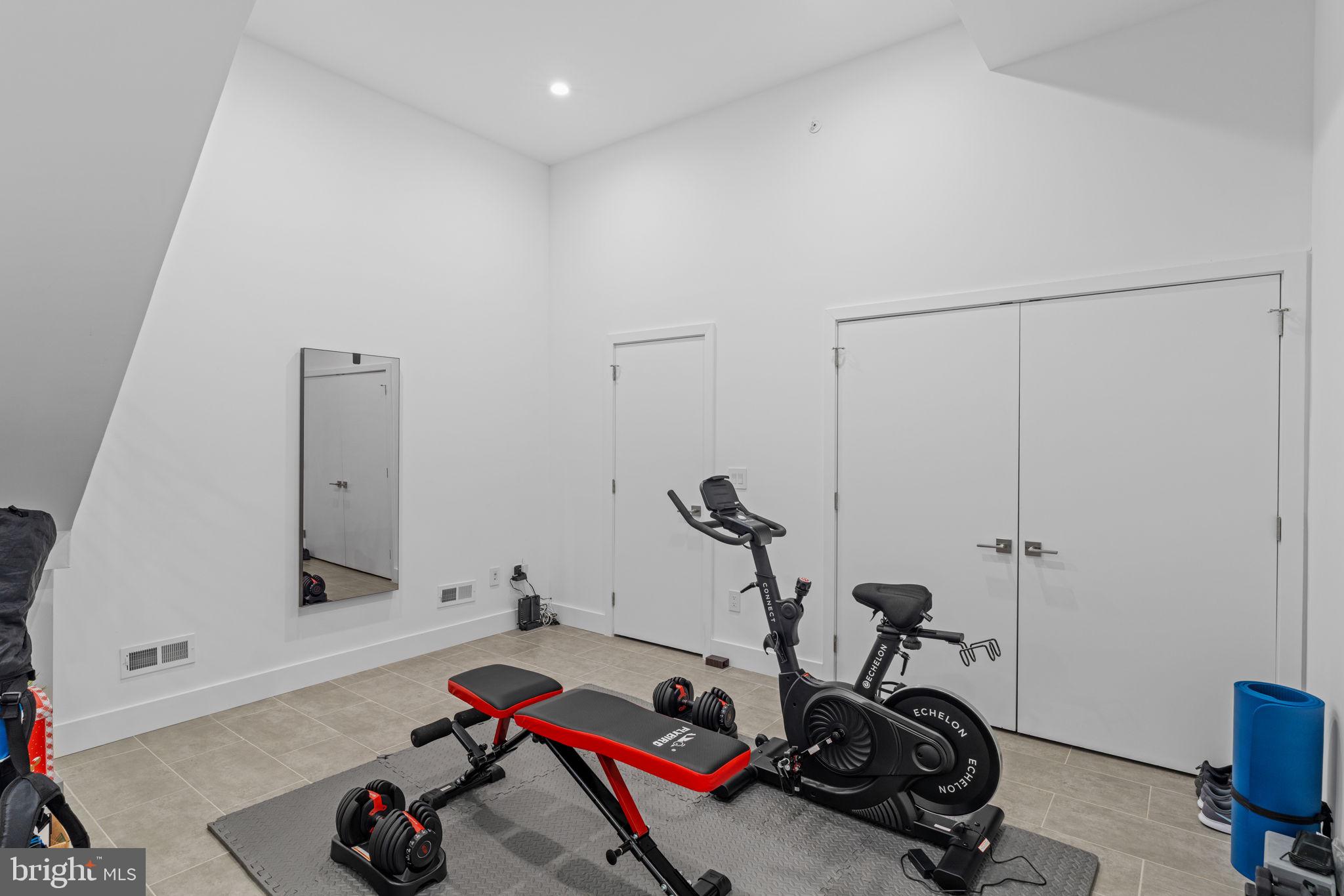 POINT BREEZE - Residential Lease