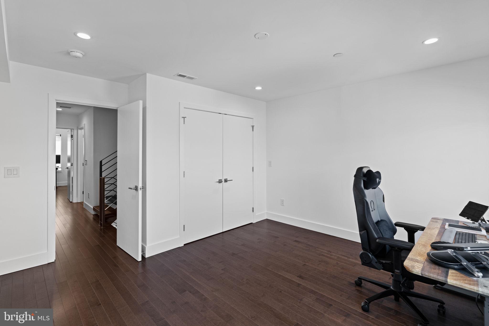 POINT BREEZE - Residential Lease