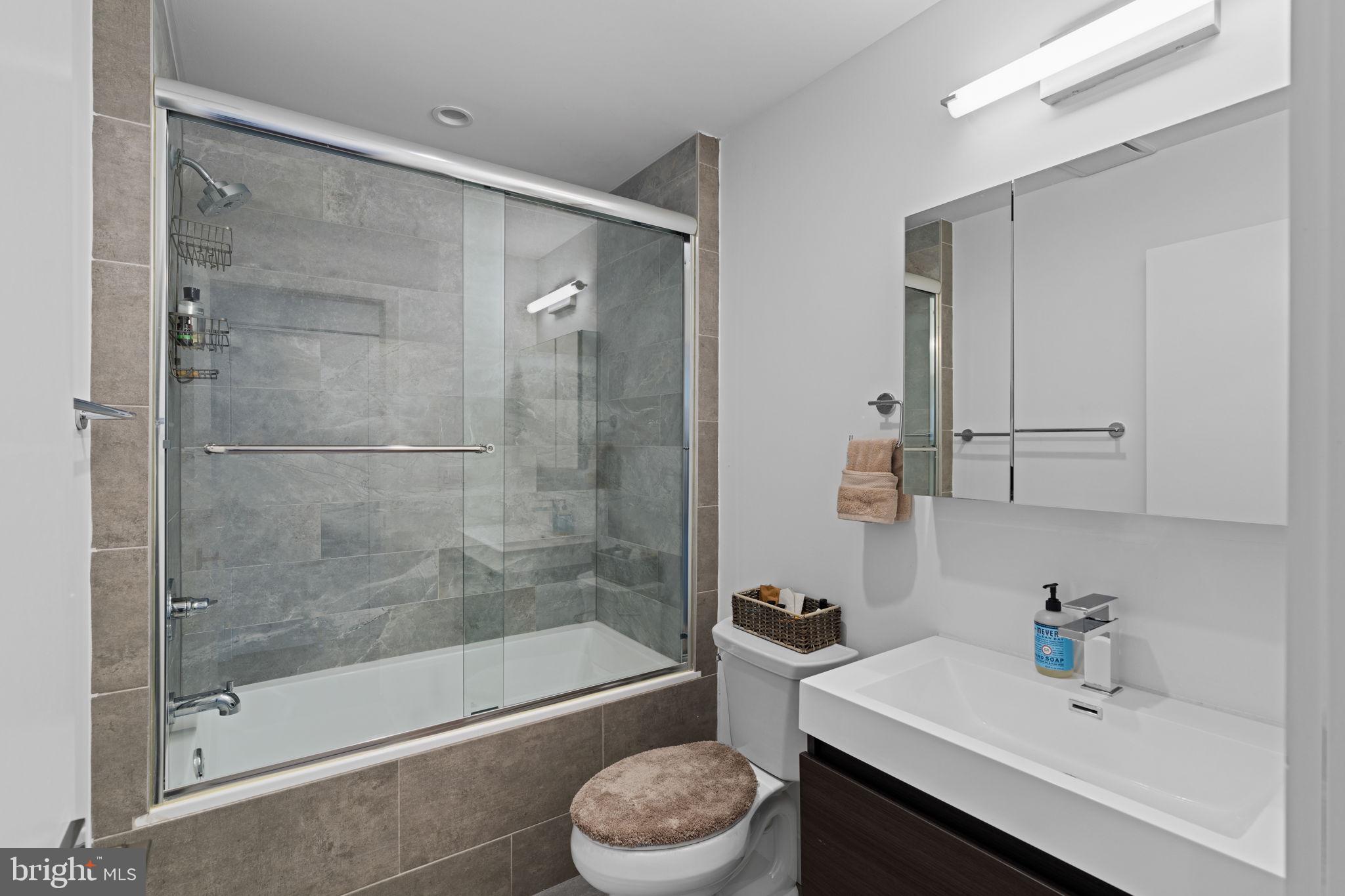 POINT BREEZE - Residential Lease