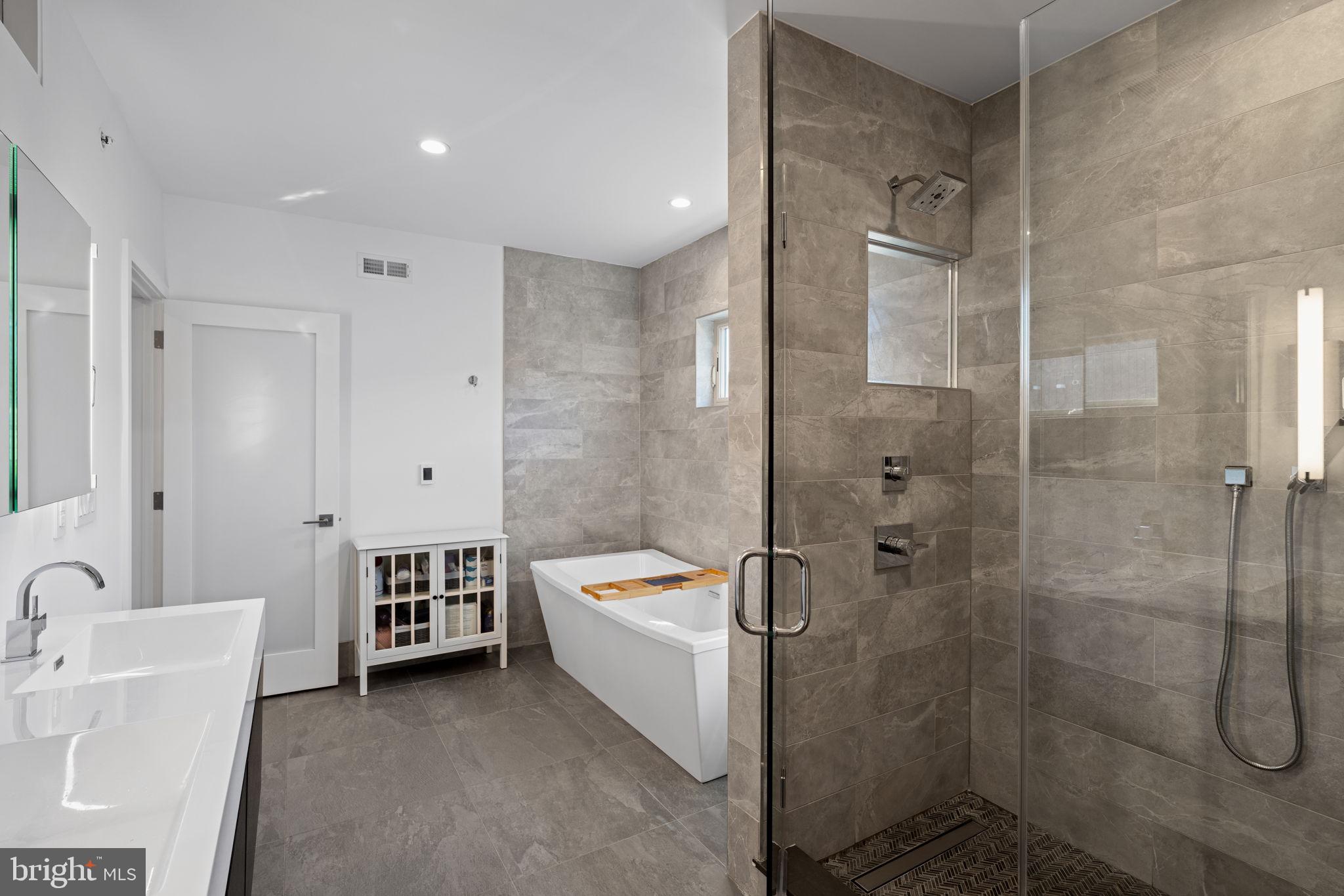 POINT BREEZE - Residential Lease