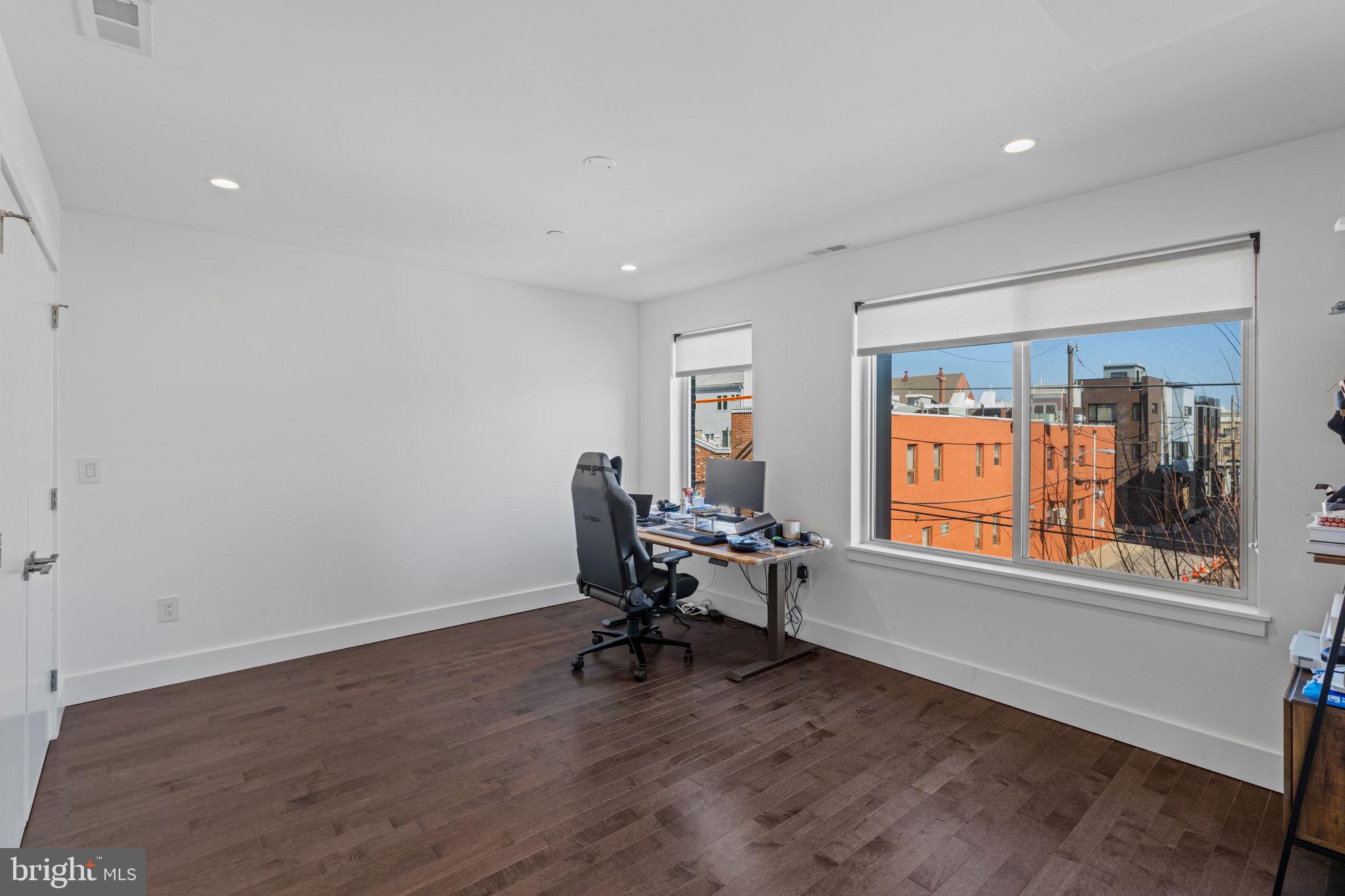 POINT BREEZE - Residential Lease