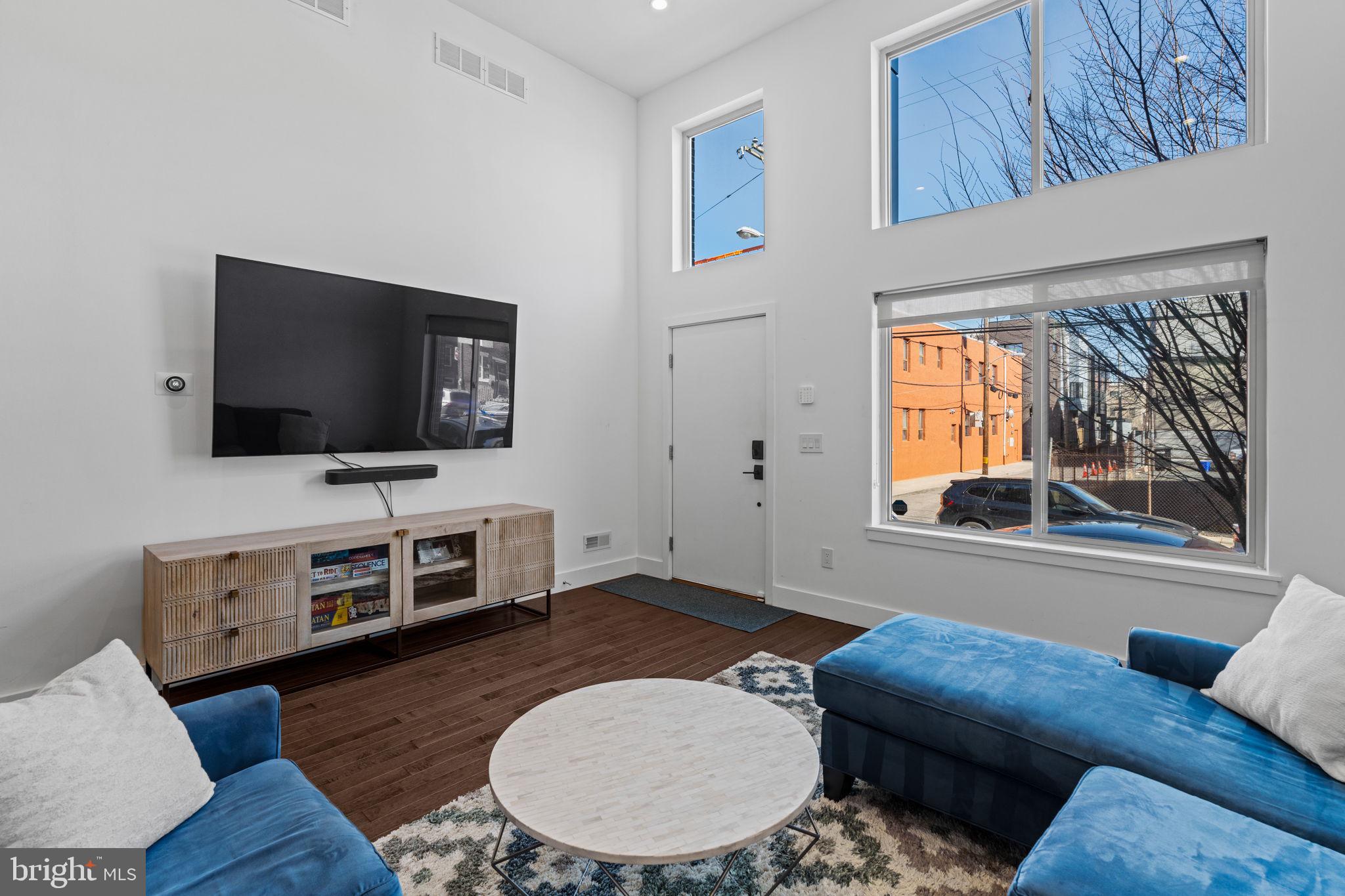 POINT BREEZE - Residential Lease