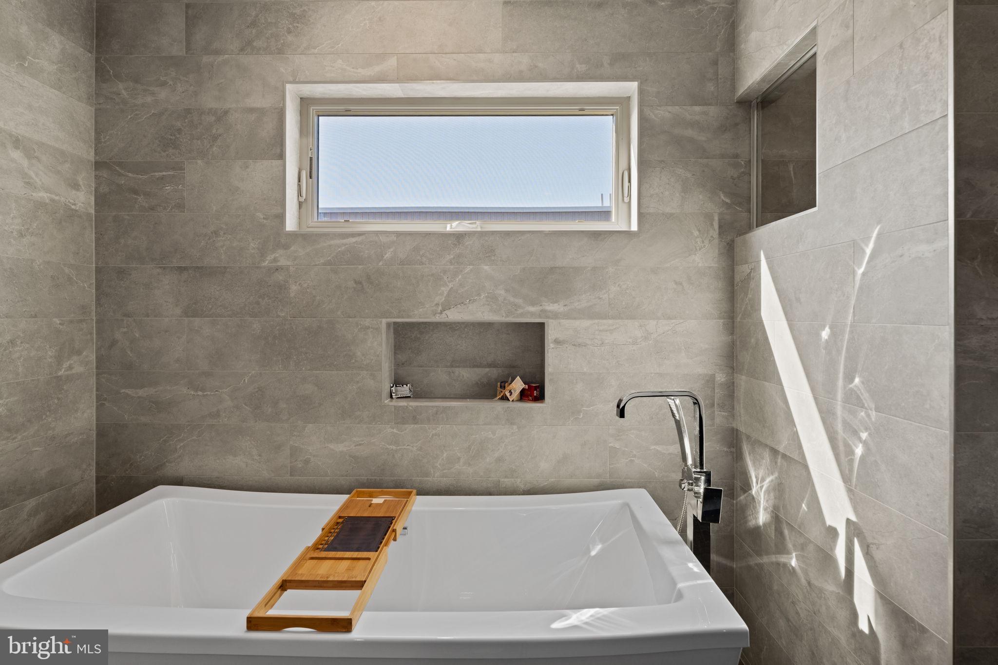 POINT BREEZE - Residential Lease