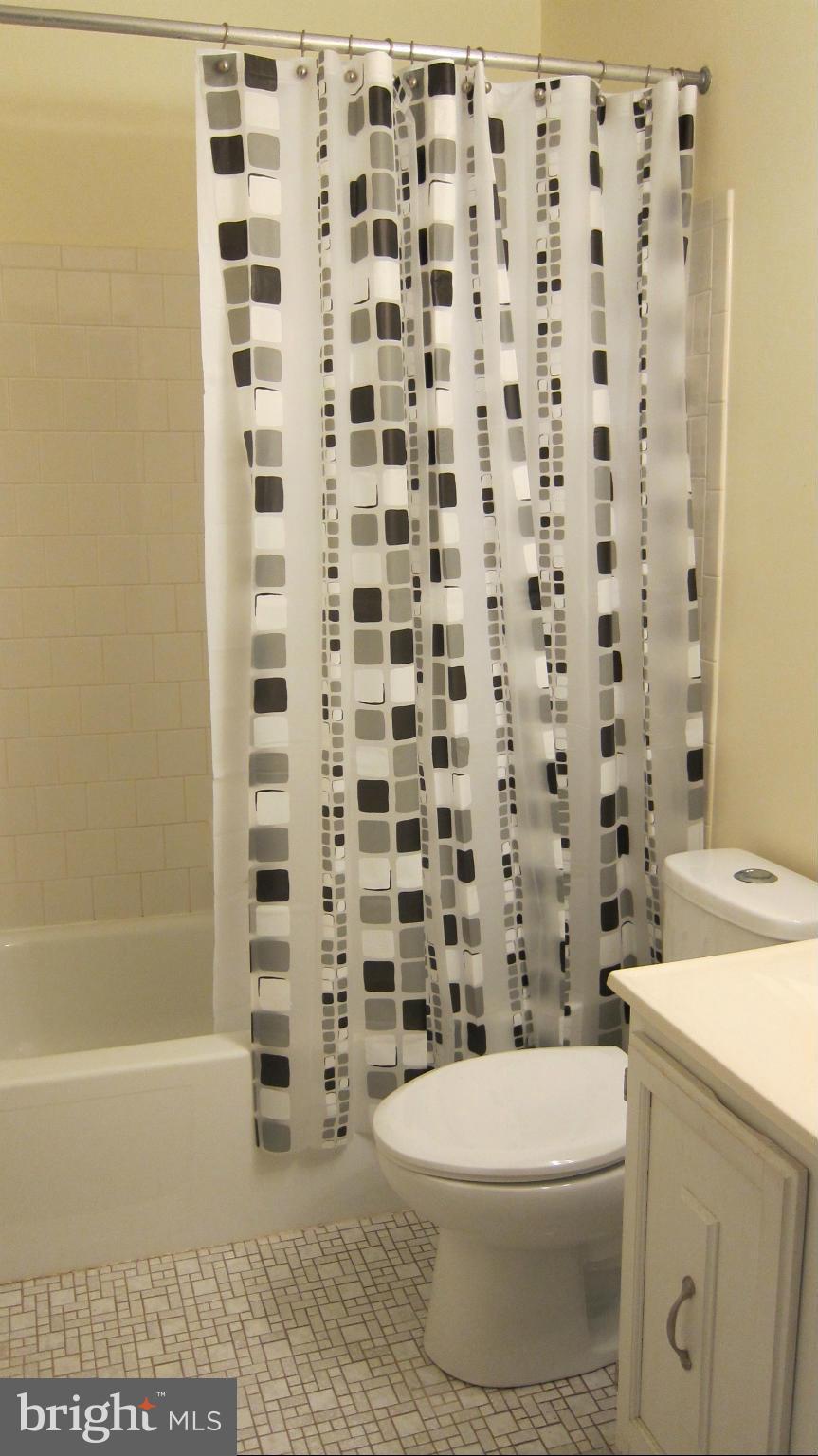 VILLAGE OAKS - Residential Lease