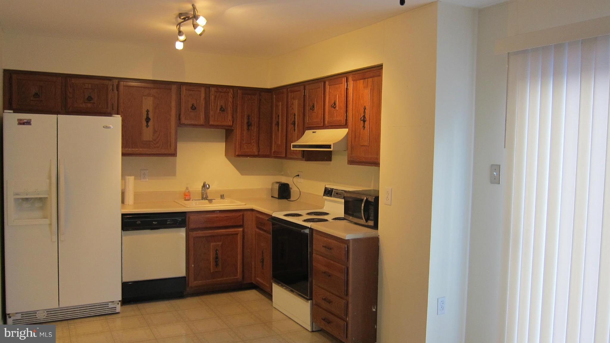 VILLAGE OAKS - Residential Lease