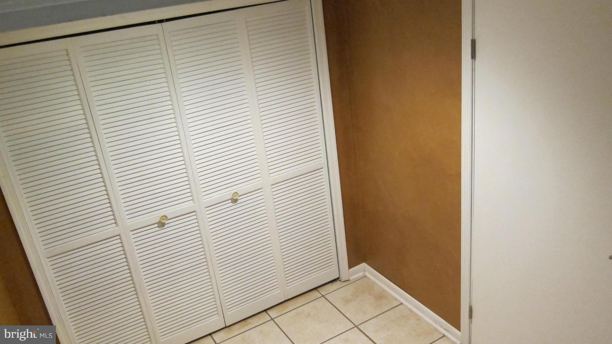 VILLAGE OAKS - Residential Lease