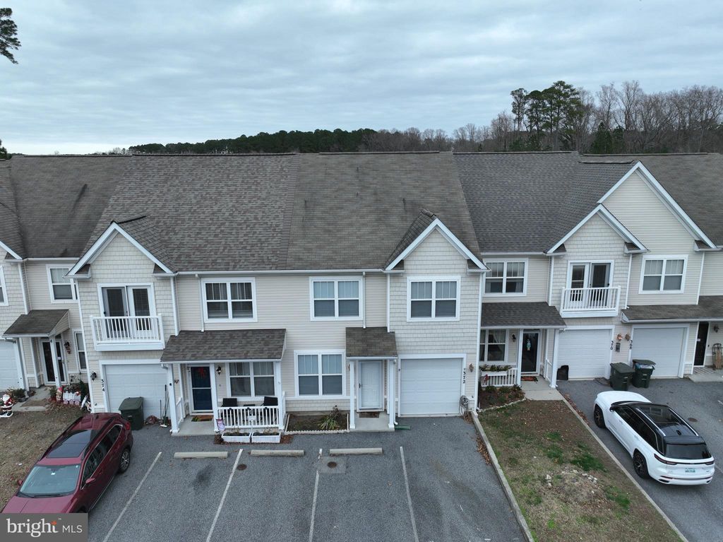 Photo of 372 Schooner Lane #604, BERLIN, MD 21811 (MLS # MDWO2035204)