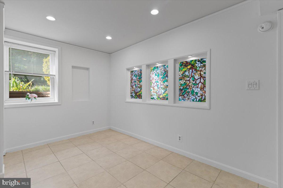 STAFFORD MEADOWS - Residential Lease