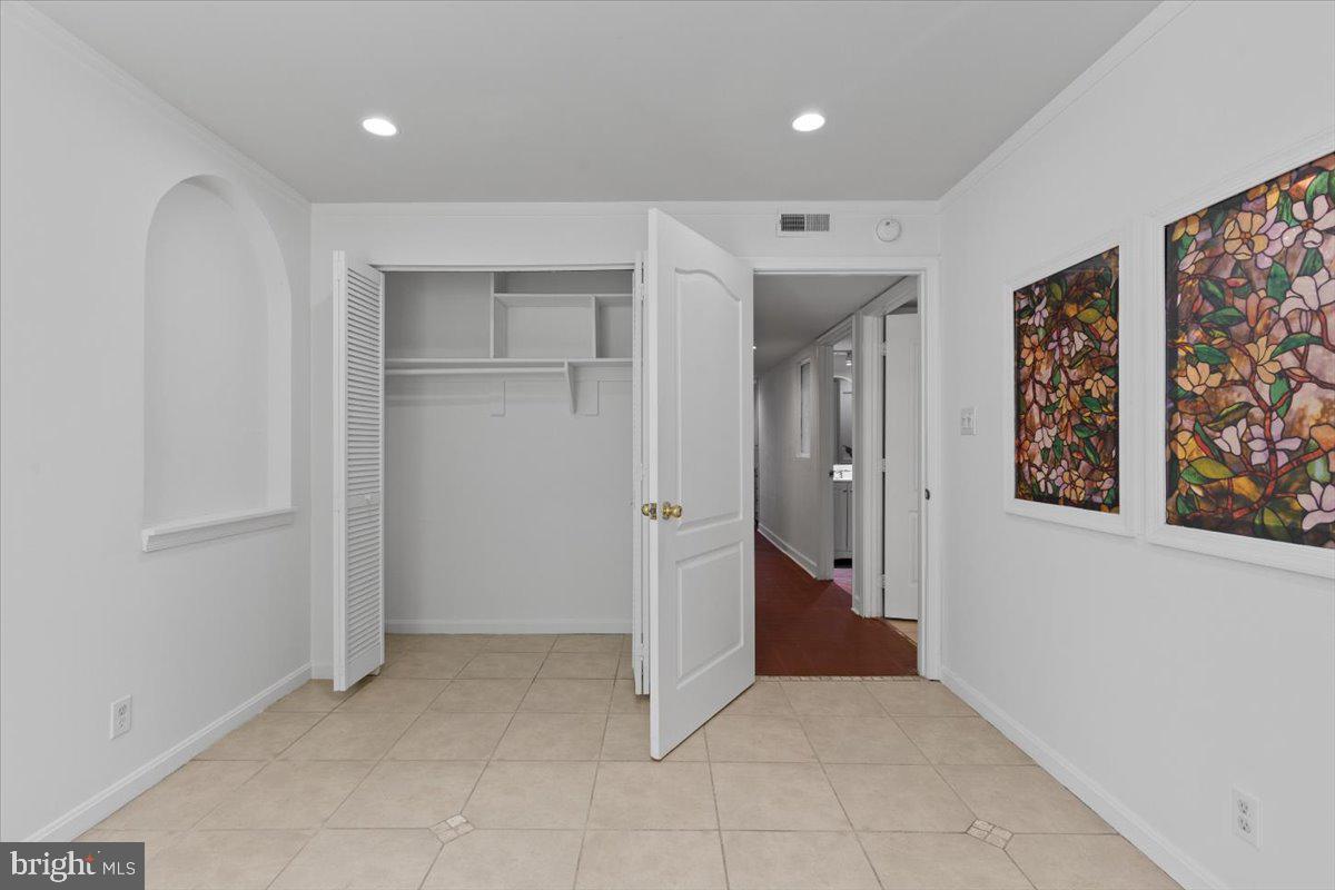 STAFFORD MEADOWS - Residential Lease