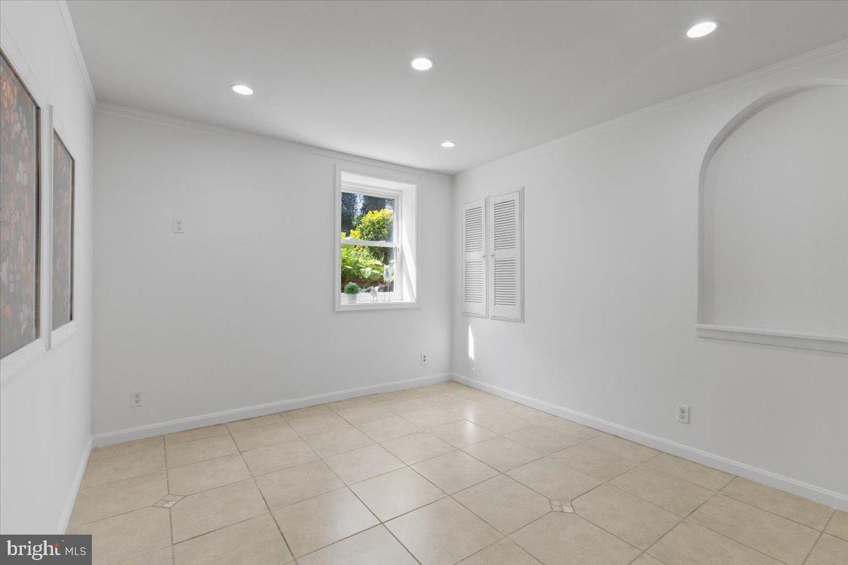 STAFFORD MEADOWS - Residential Lease