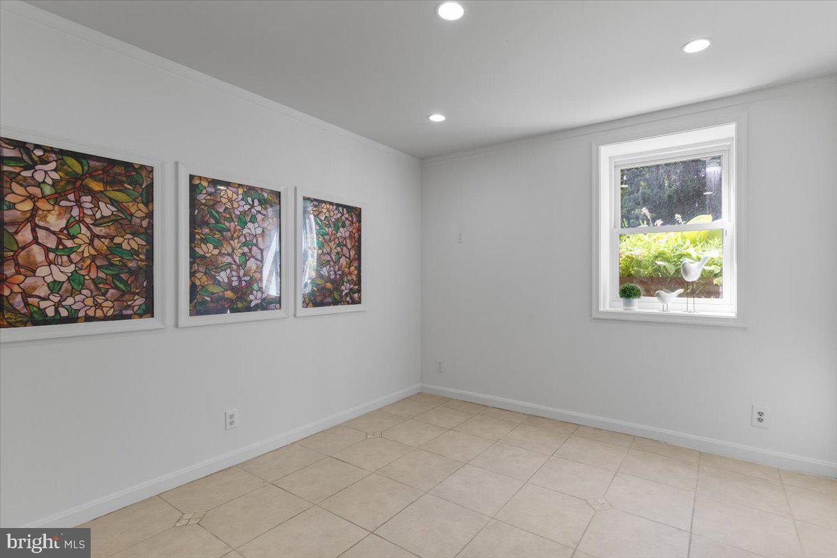 STAFFORD MEADOWS - Residential Lease