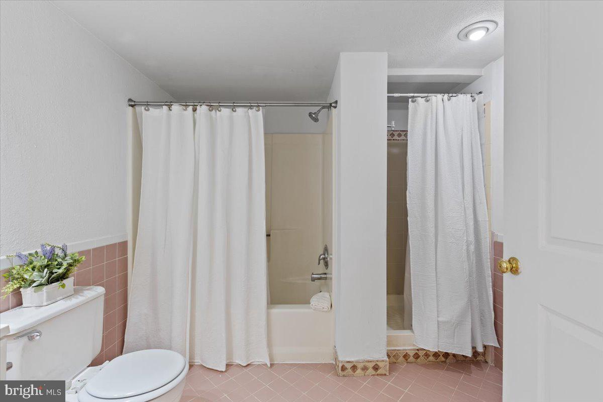 STAFFORD MEADOWS - Residential Lease