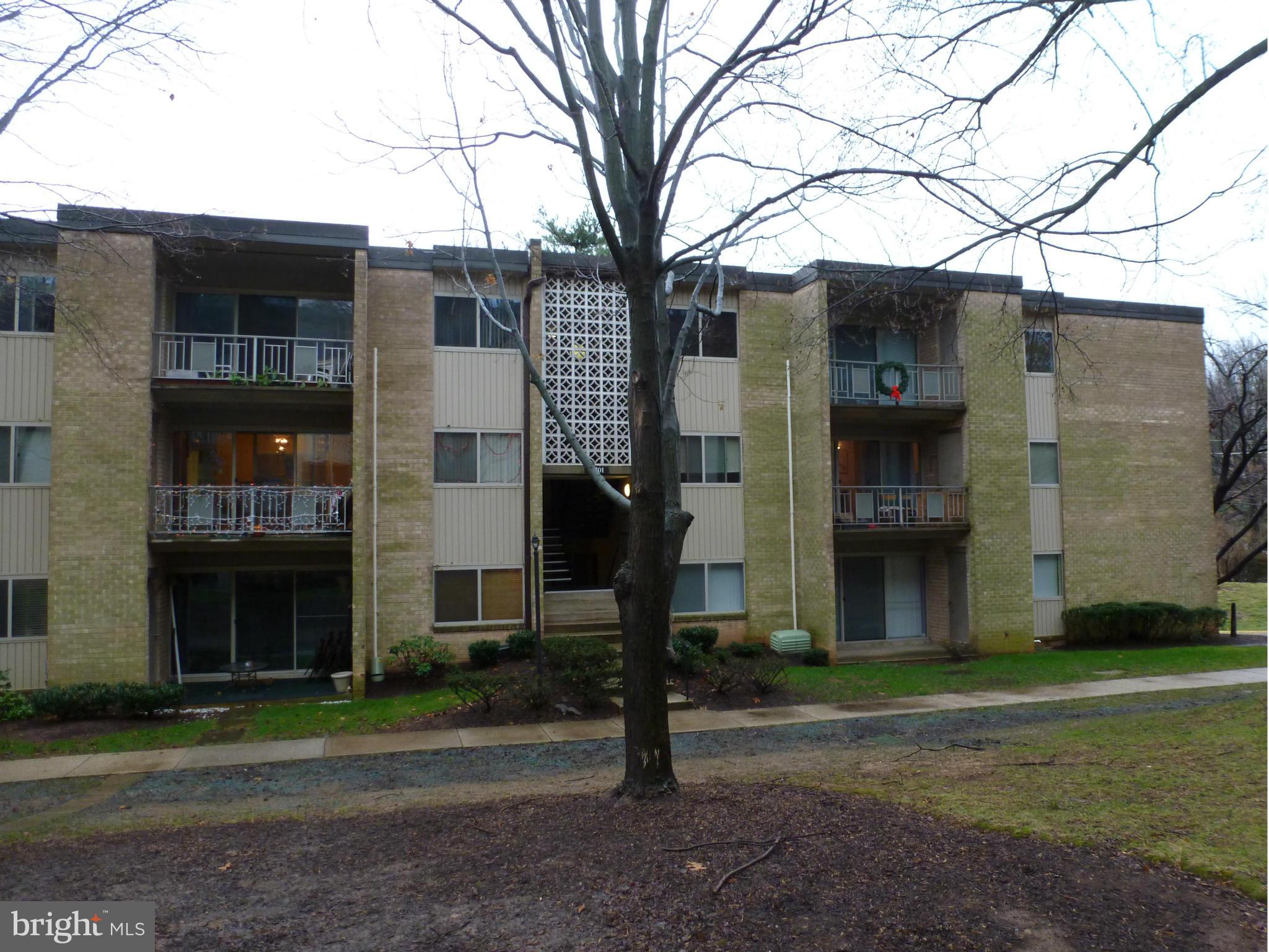Rarely available 2 BR + den model with gleaming hardwoods in the living & dining rooms, newly painted throughout, new carpet in the bedrooms and den, an updated kitchen with additional cabinets, an updated bath, HUGE rooms and balcony. This home is just minutes from LOTS of shopping along Rockville Pike, Metro and I-270!