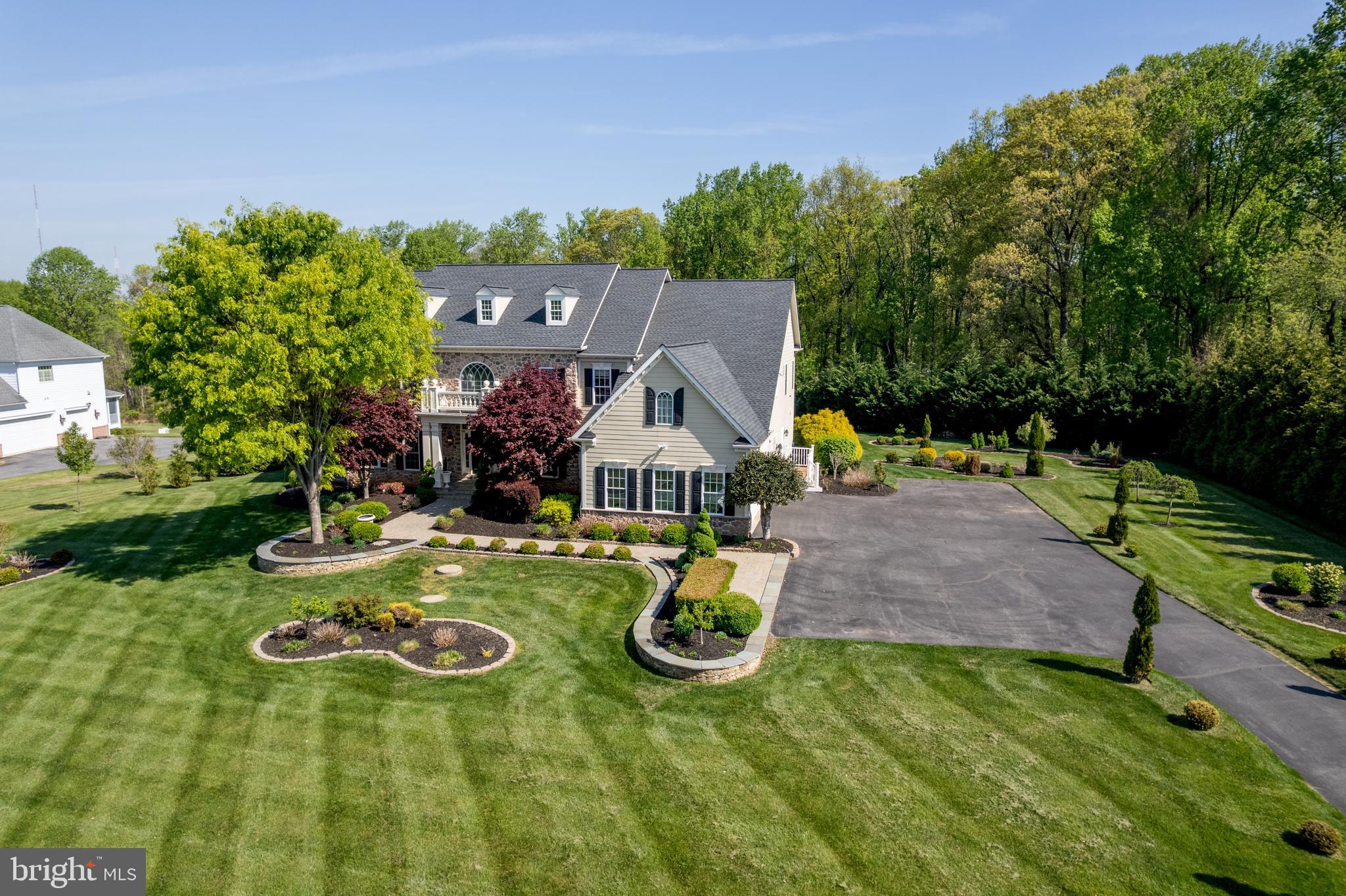 BRIAR KNOLL - Residential