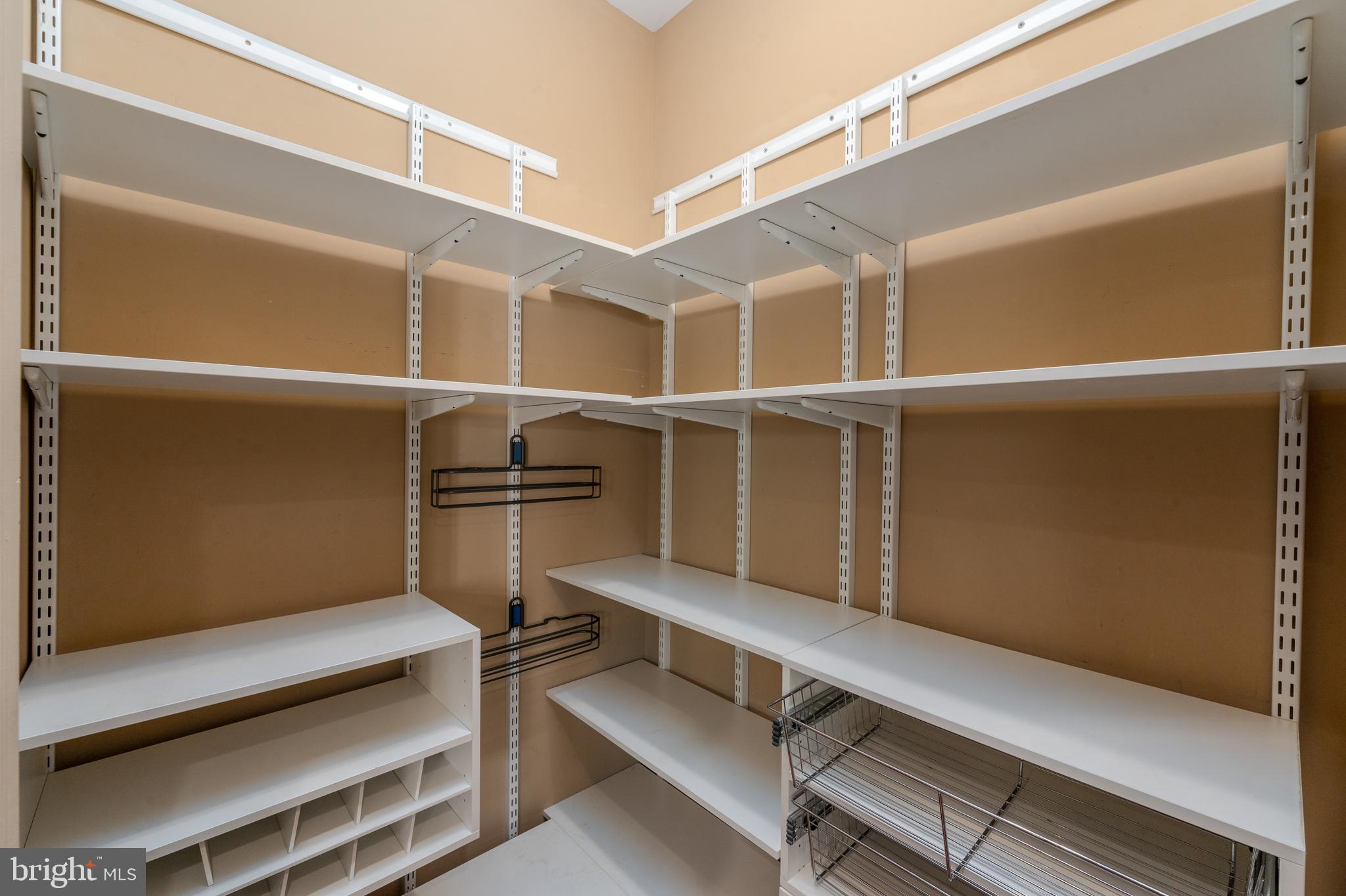 BRIAR KNOLL - Residential