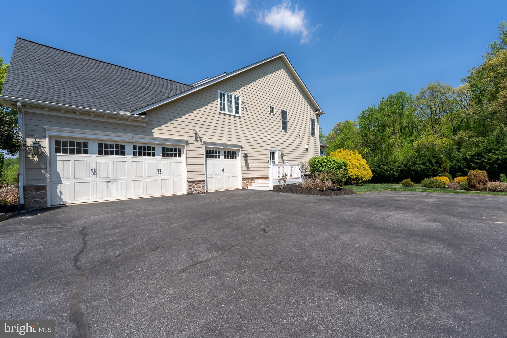 BRIAR KNOLL - Residential