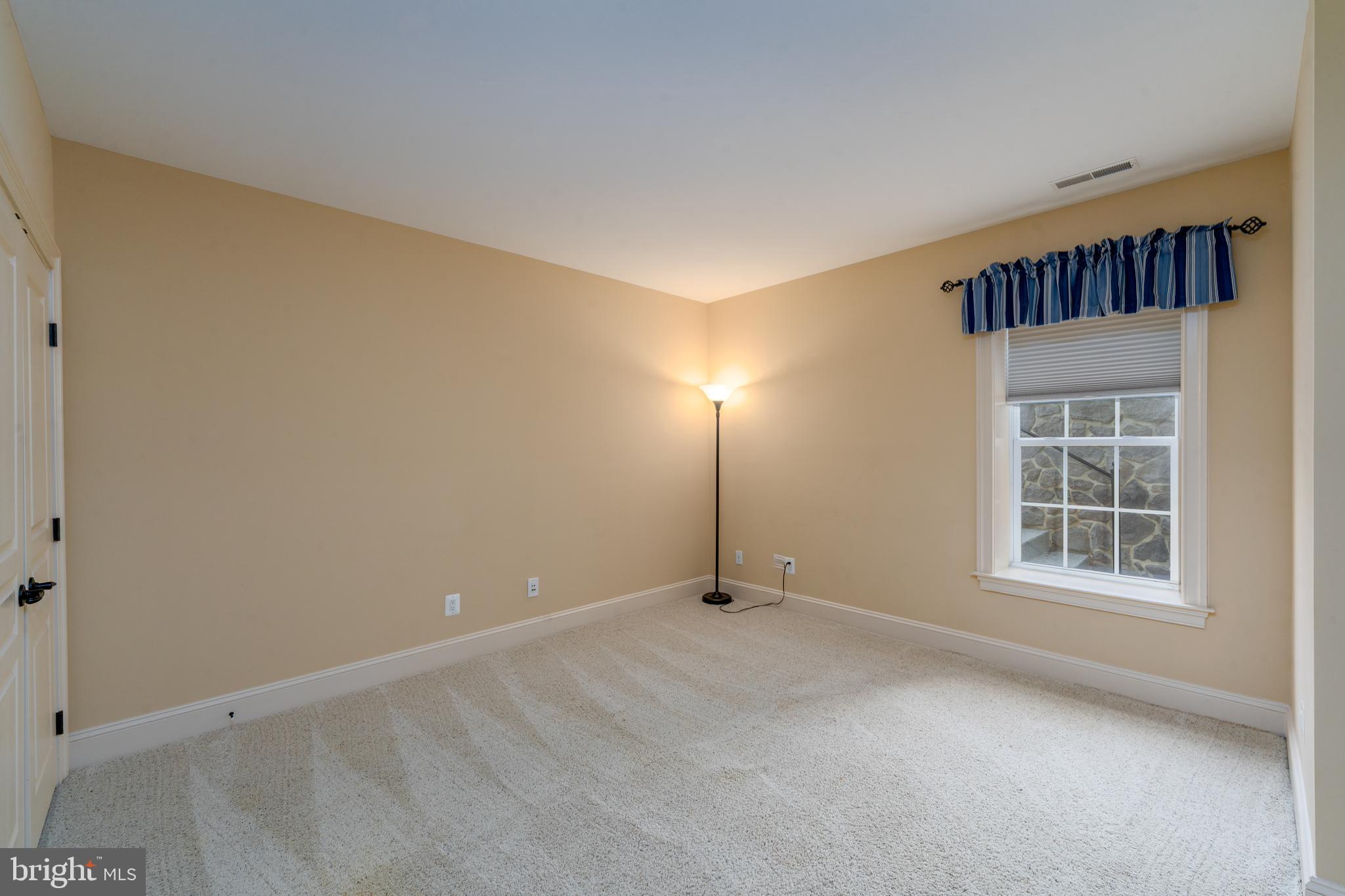 BRIAR KNOLL - Residential