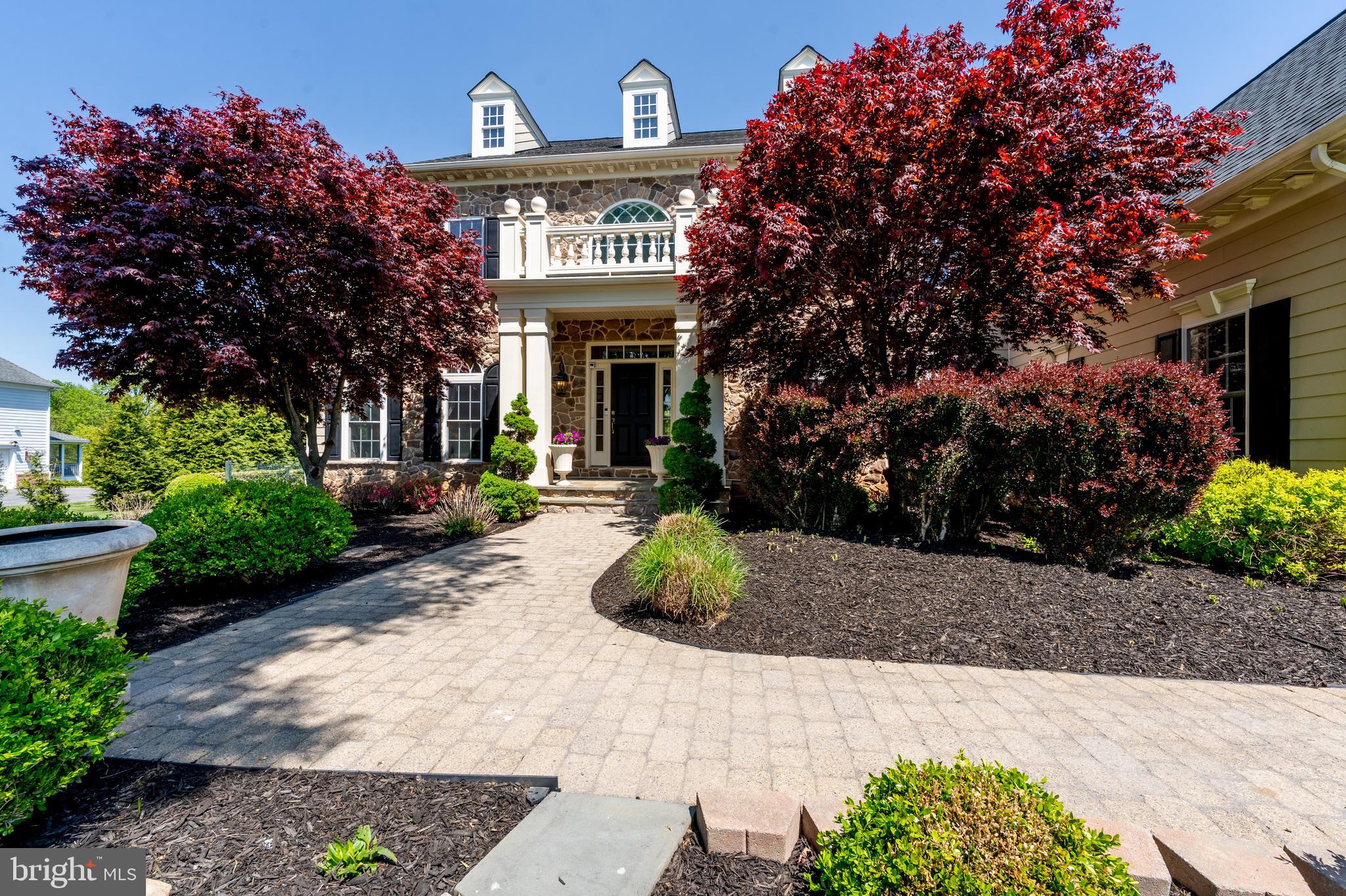 BRIAR KNOLL - Residential