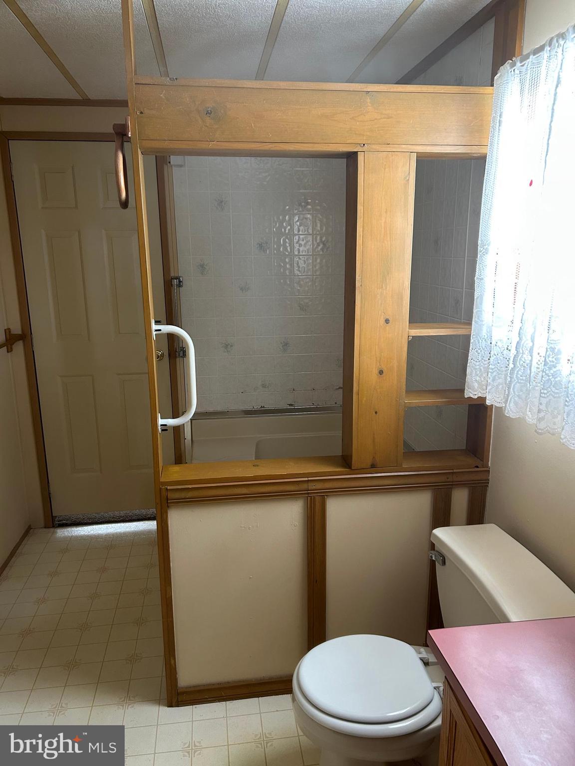 CRESTWOOD ESTATES MHP - Residential