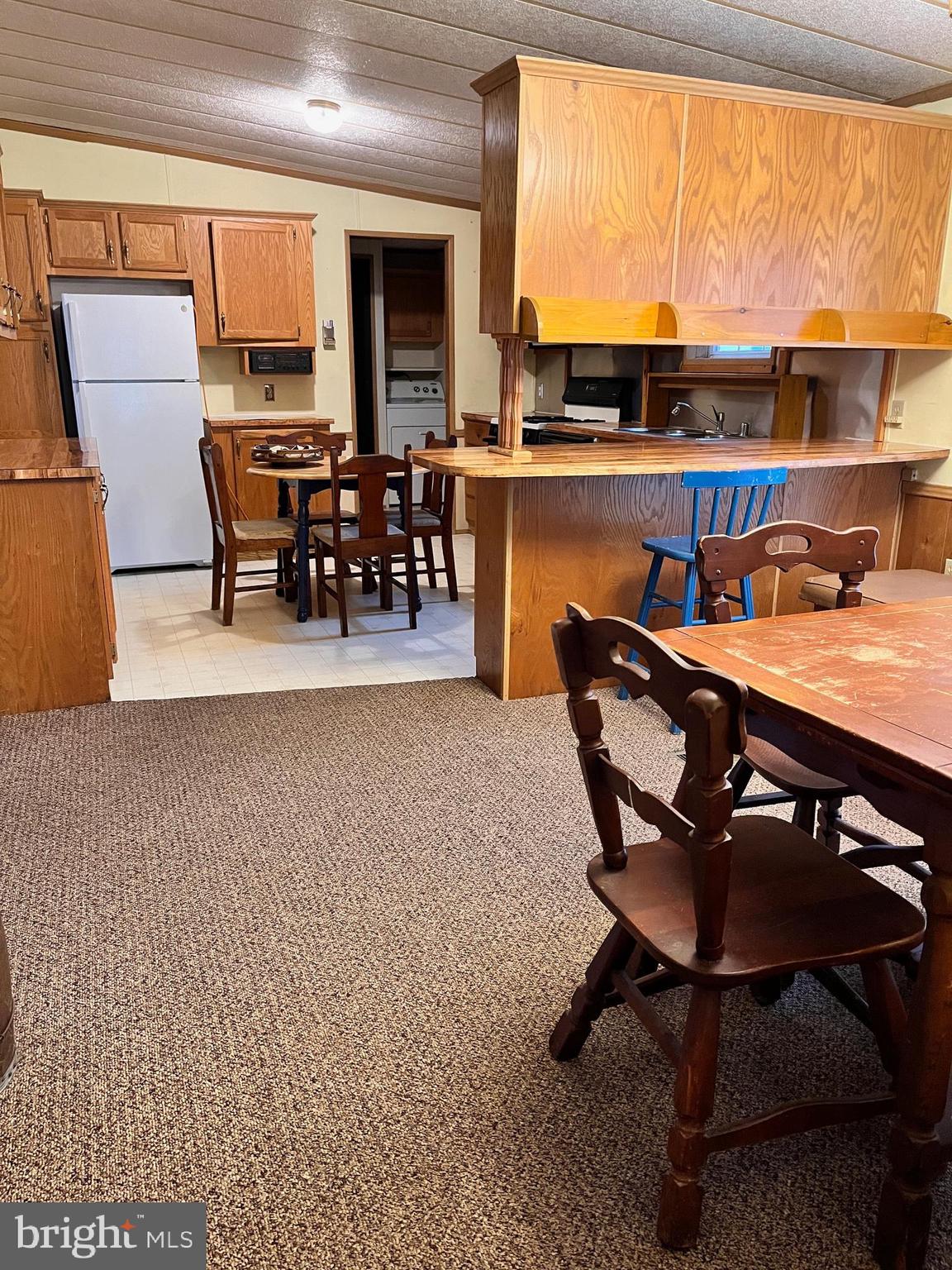 CRESTWOOD ESTATES MHP - Residential