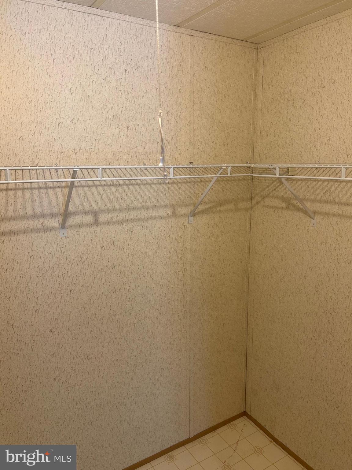 CRESTWOOD ESTATES MHP - Residential