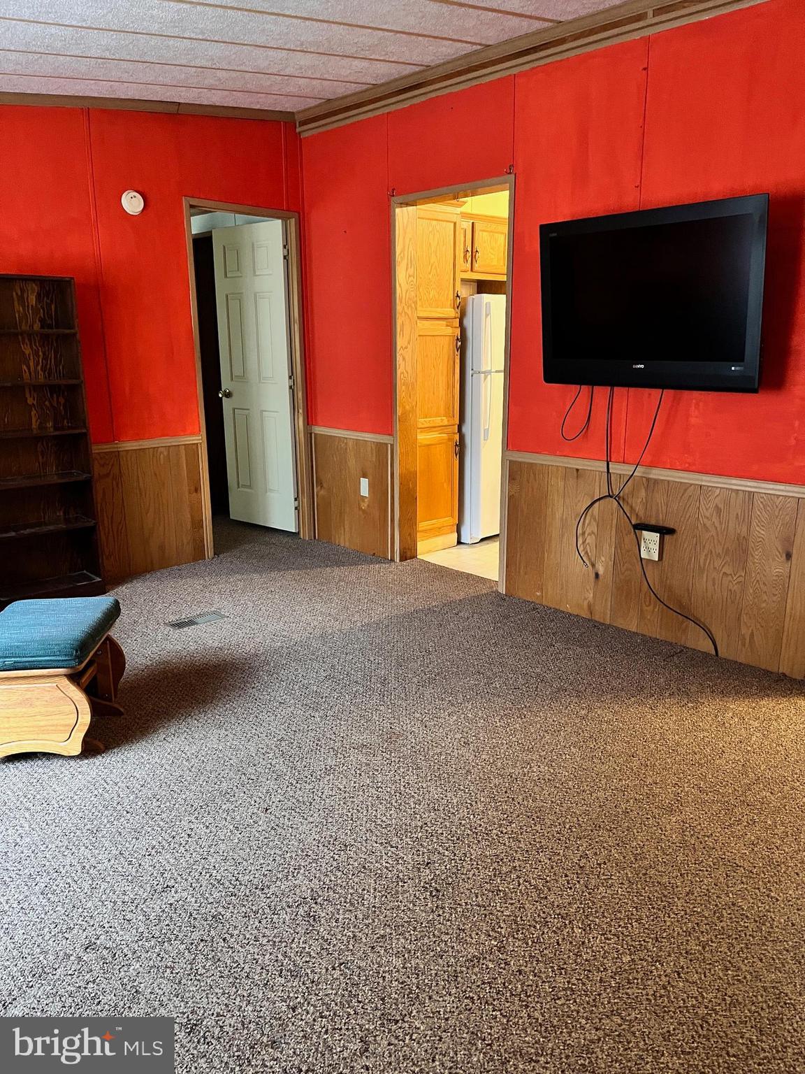 CRESTWOOD ESTATES MHP - Residential