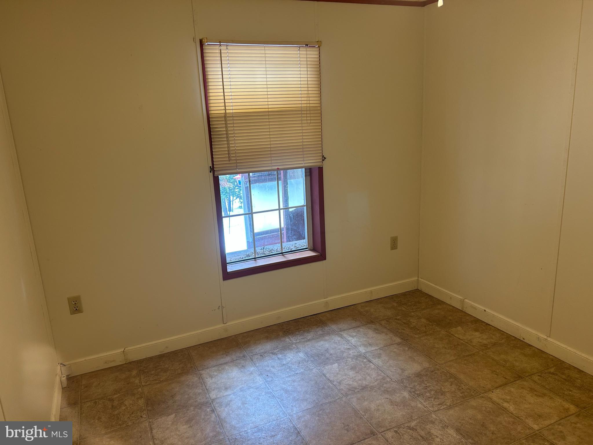 CRESTWOOD ESTATES MHP - Residential