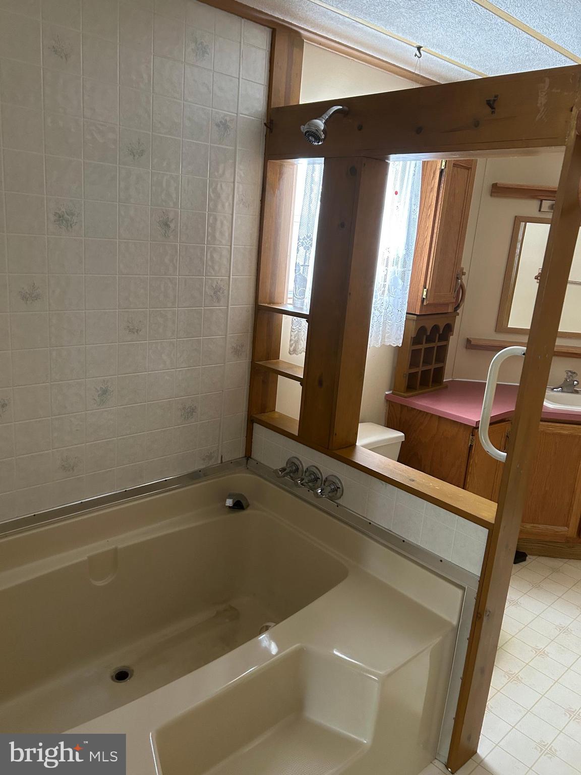 CRESTWOOD ESTATES MHP - Residential