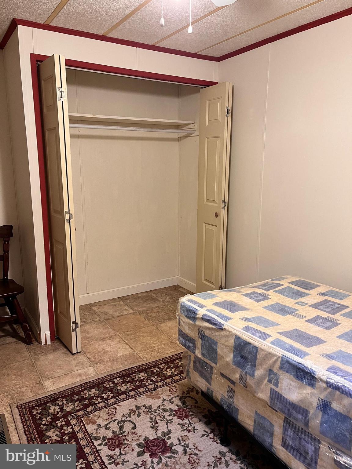 CRESTWOOD ESTATES MHP - Residential