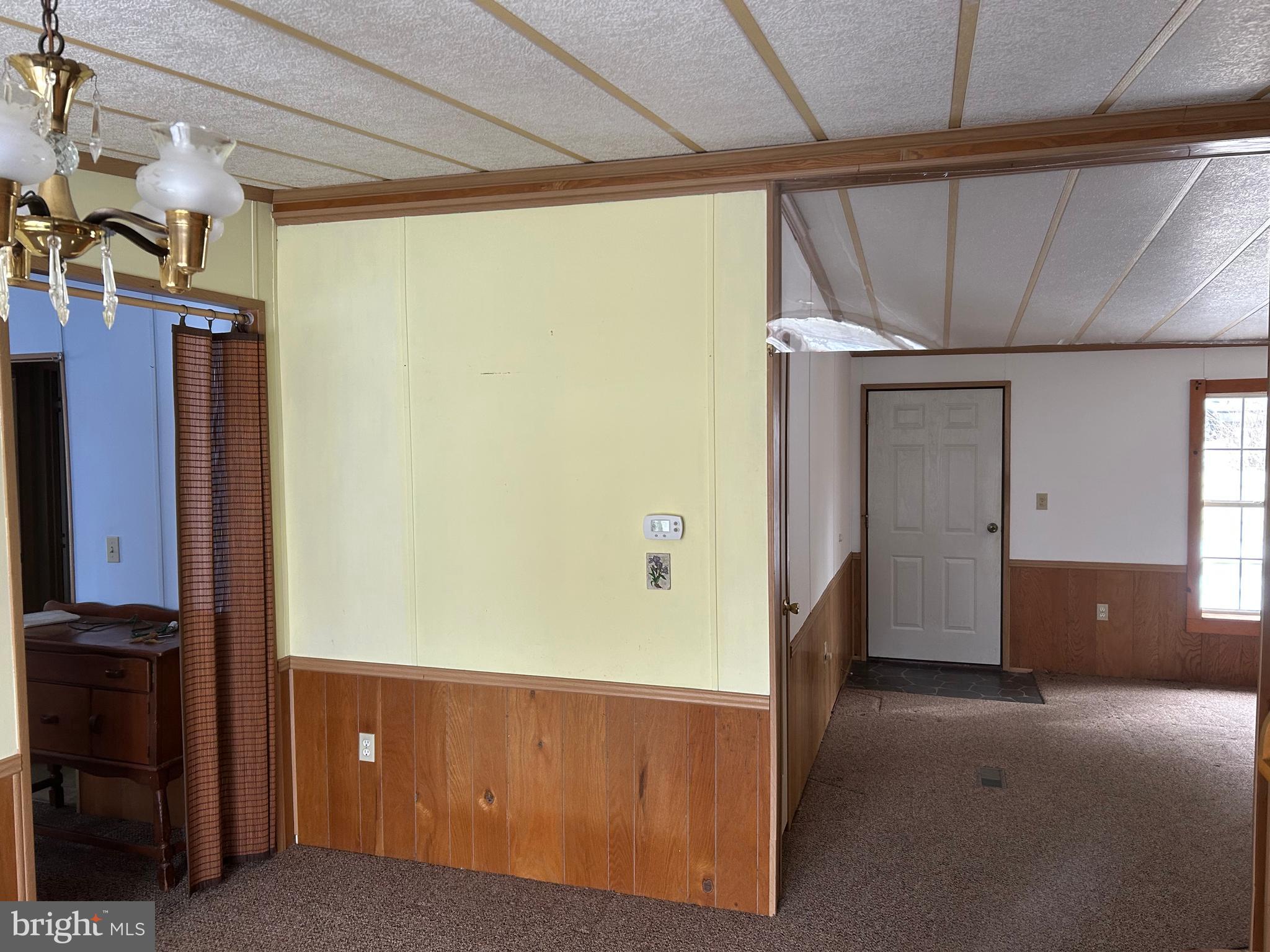 CRESTWOOD ESTATES MHP - Residential