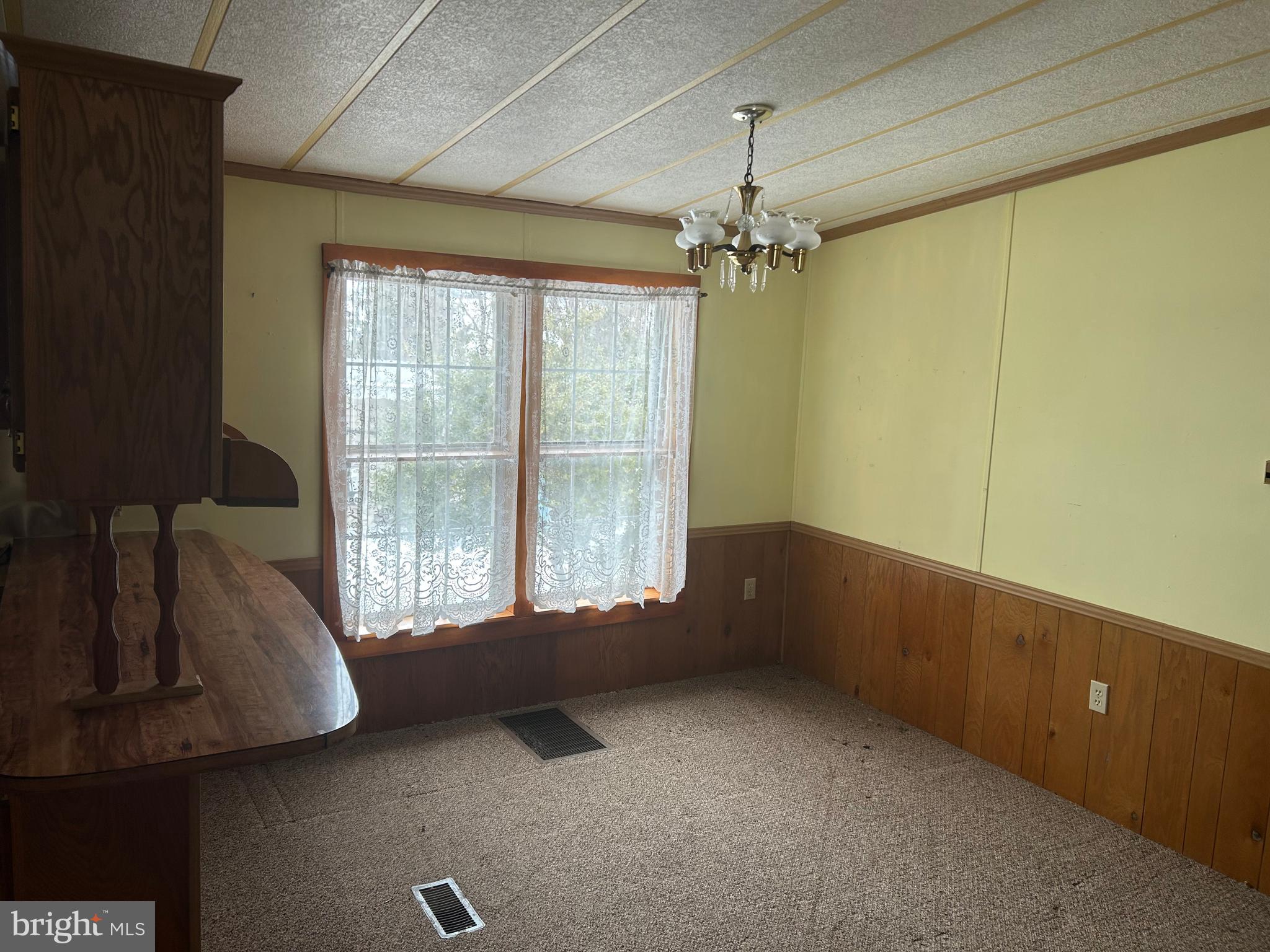 CRESTWOOD ESTATES MHP - Residential