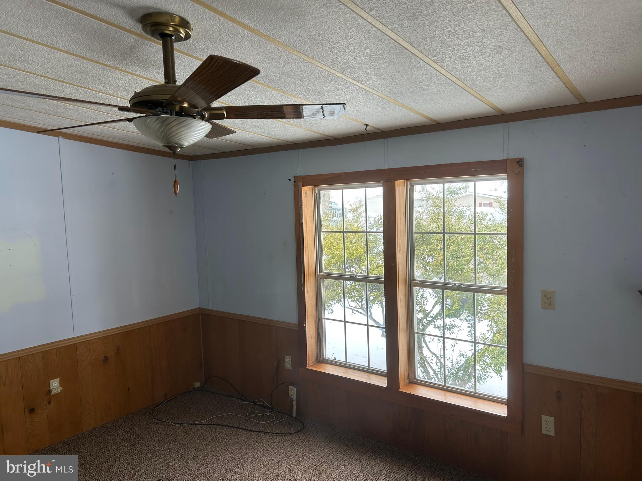 CRESTWOOD ESTATES MHP - Residential