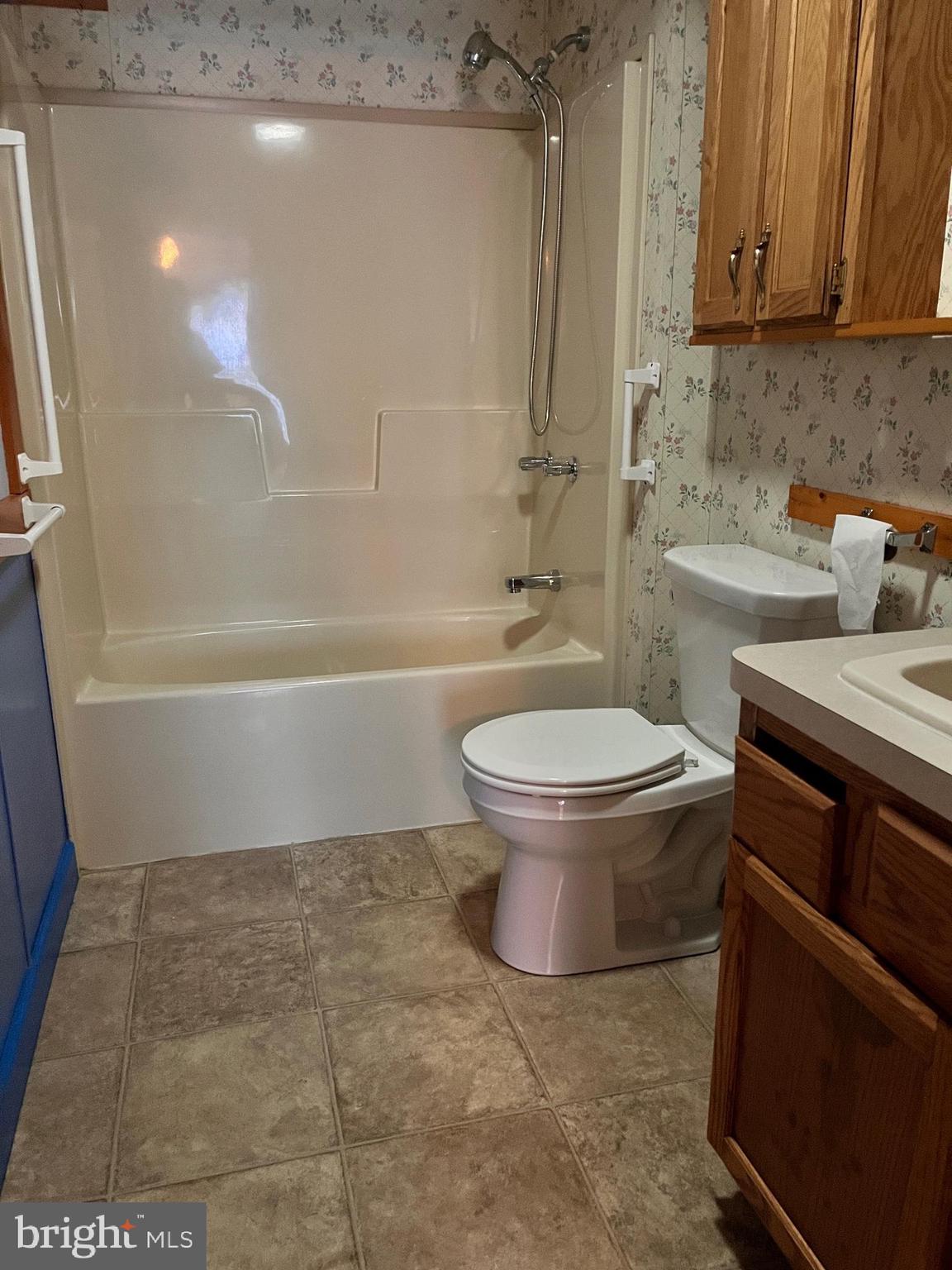 CRESTWOOD ESTATES MHP - Residential