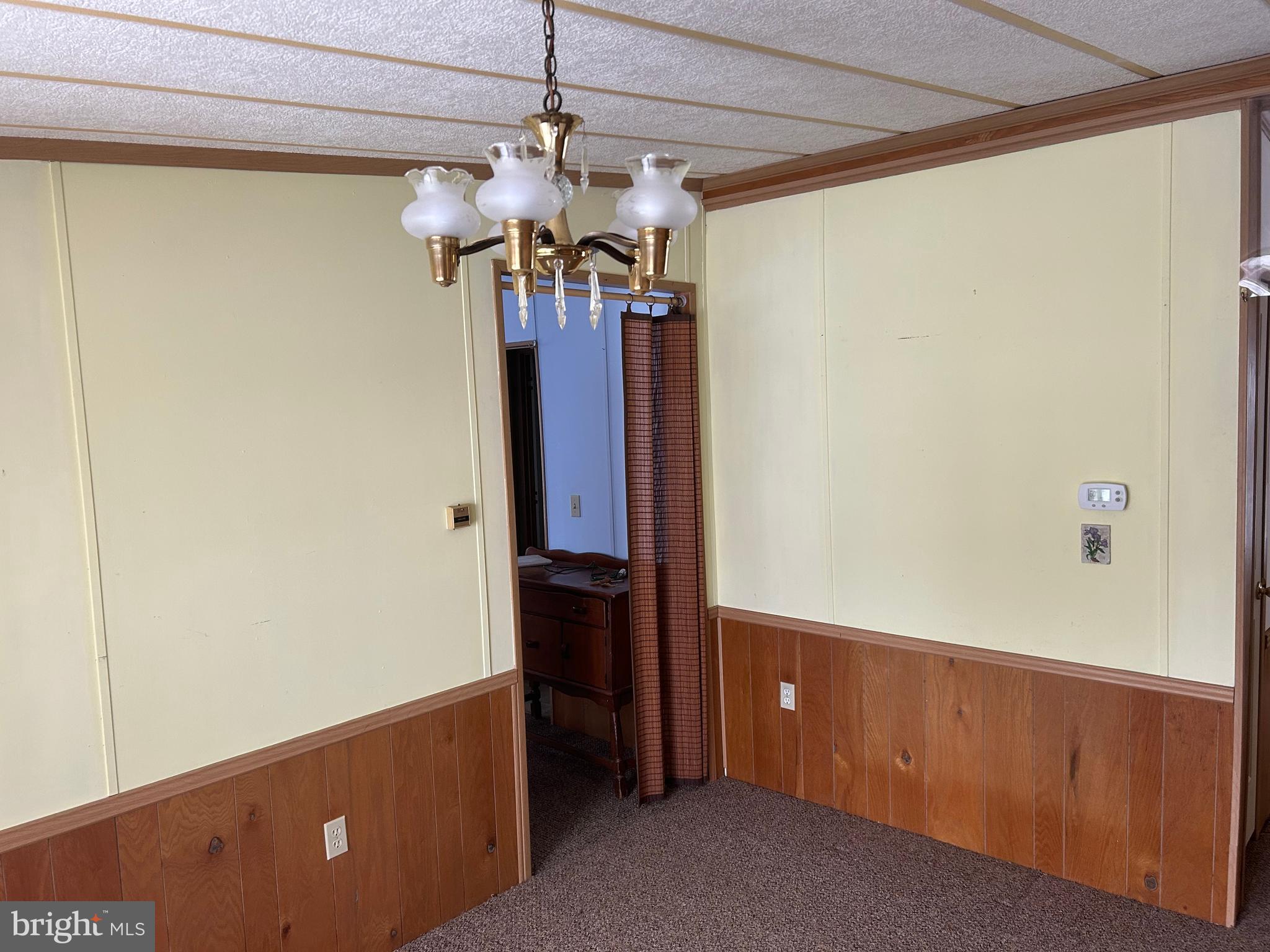 CRESTWOOD ESTATES MHP - Residential