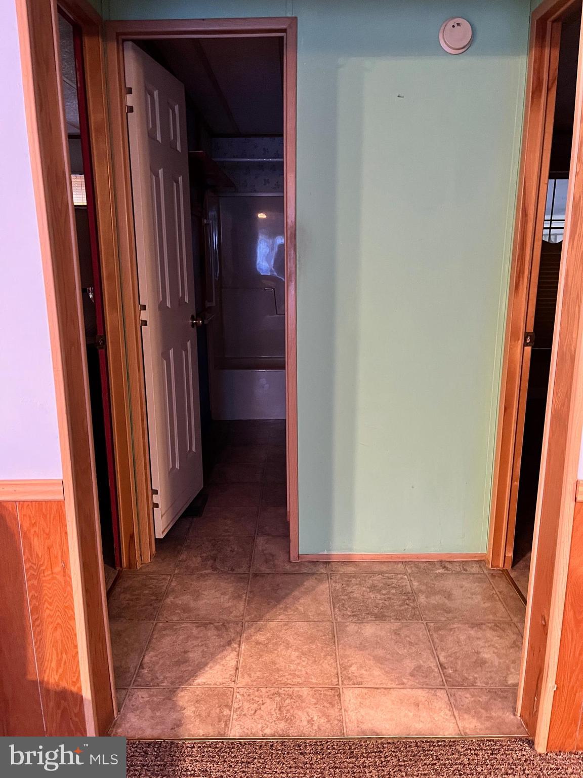 CRESTWOOD ESTATES MHP - Residential